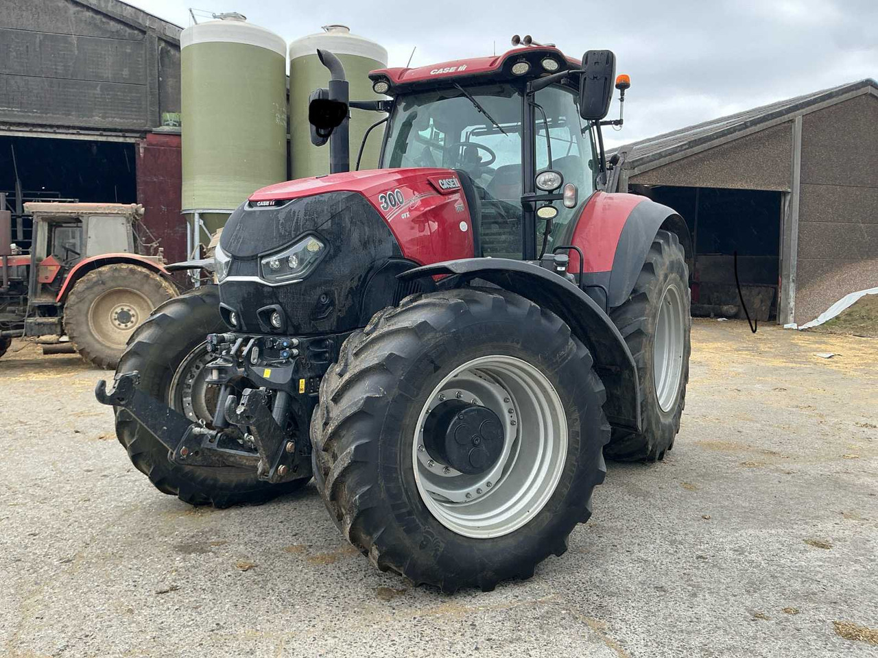 Case IH Optum 300 CVX - Traktor: obrázok 1 Case IH Optum 300 CVX - Traktor: obrázok 1