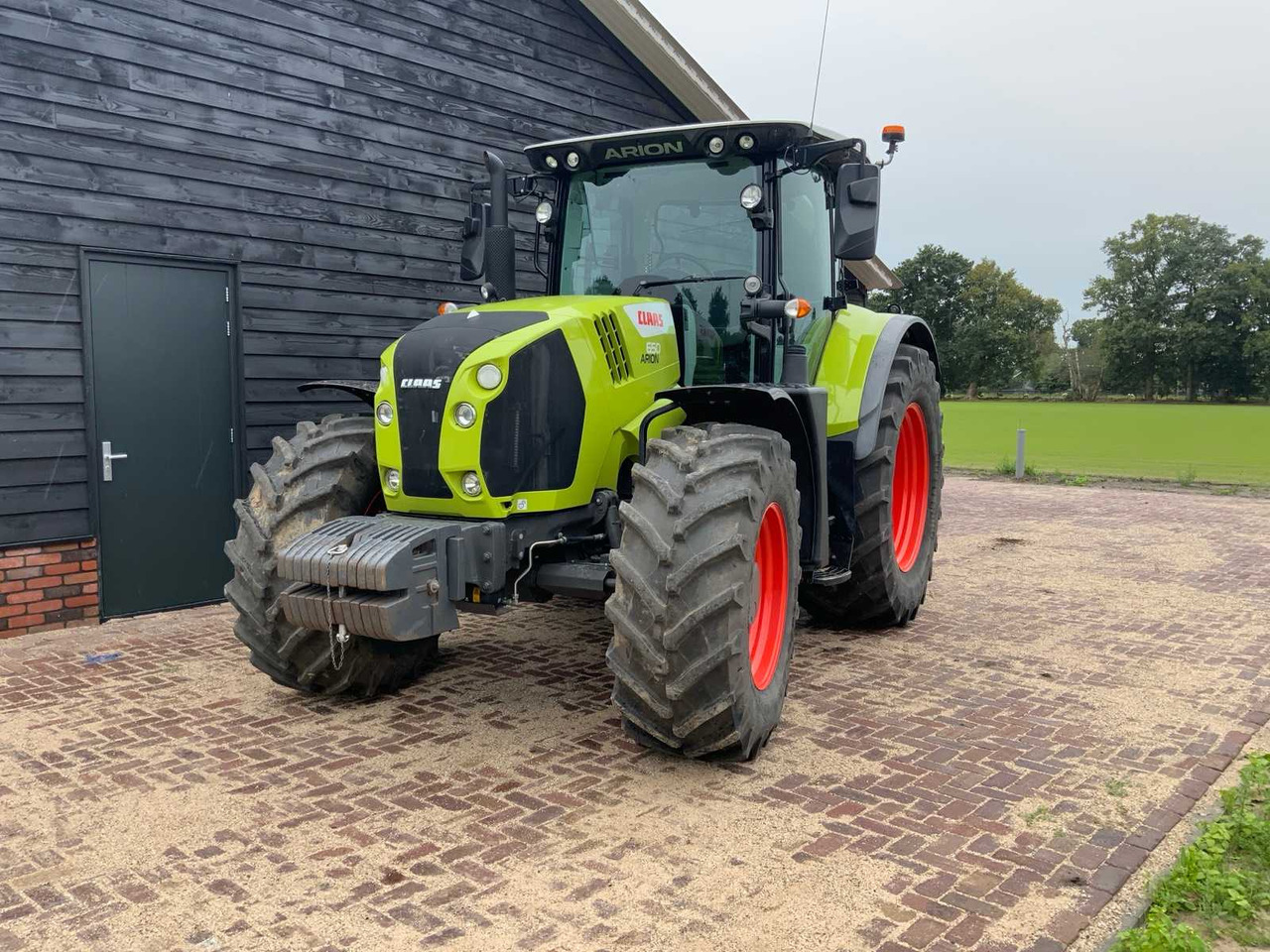 Claas Arion 650 - Traktor: obrázok 1 Claas Arion 650 - Traktor: obrázok 1