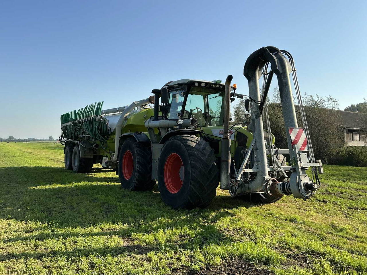 Claas Xerion 3800 Trac VC - PTLX 28 - Rozmetadlo hnoja: obrázok 2 Claas Xerion 3800 Trac VC - PTLX 28 - Rozmetadlo hnoja: obrázok 2
