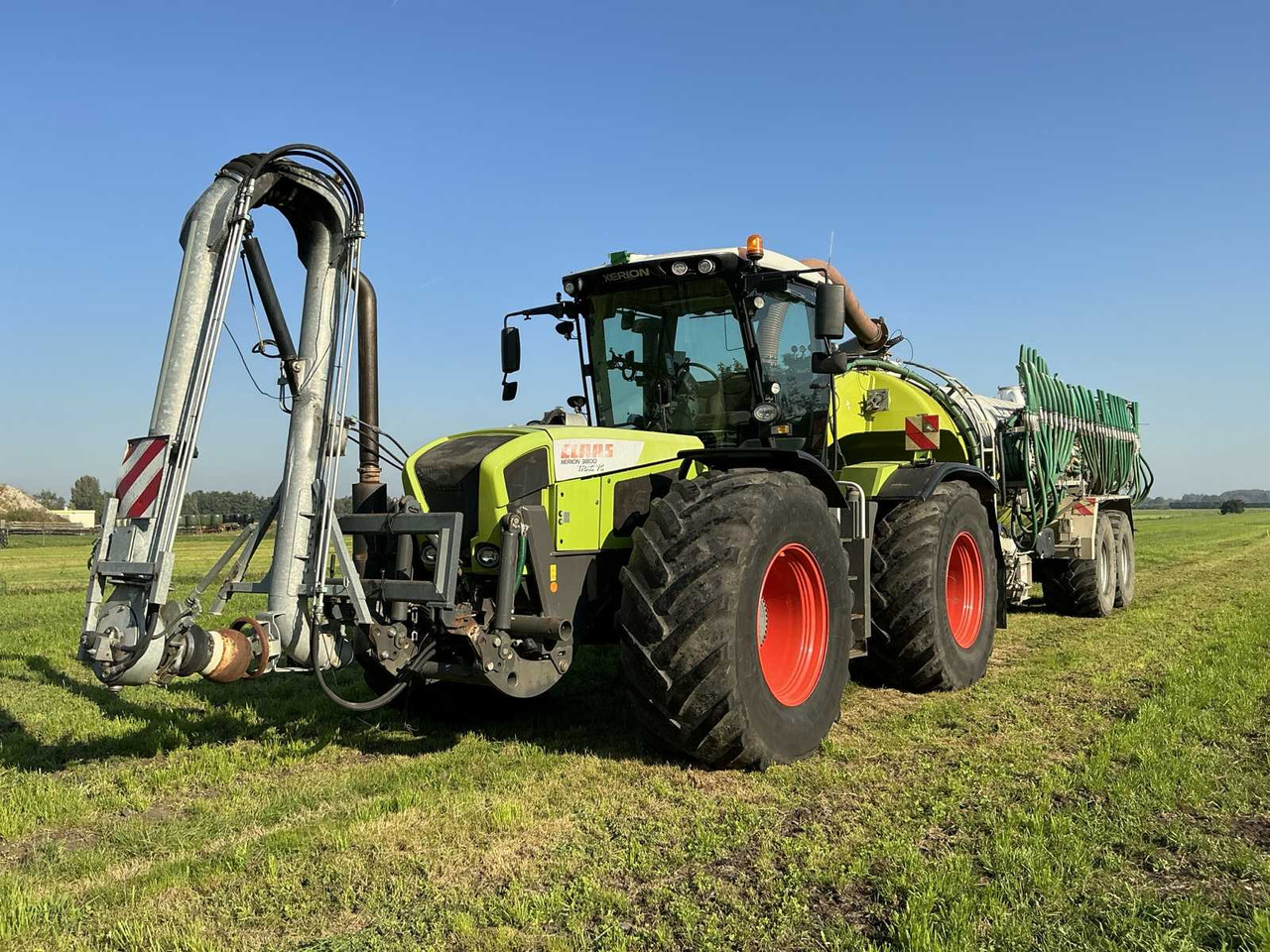 Claas Xerion 3800 Trac VC - PTLX 28 - Rozmetadlo hnoja: obrázok 1 Claas Xerion 3800 Trac VC - PTLX 28 - Rozmetadlo hnoja: obrázok 1