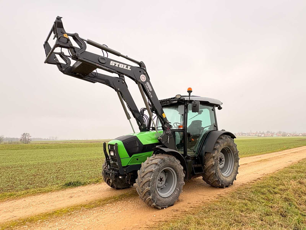 DEUTZ FAHR 5090.4 D GS - COMPACT ALL-WHEEL DRIVE TRACTOR WITH UNDERBODY PROTECTION (2018) - Traktor: obrázok 1 DEUTZ FAHR 5090.4 D GS - COMPACT ALL-WHEEL DRIVE TRACTOR WITH UNDERBODY PROTECTION (2018) - Traktor: obrázok 1