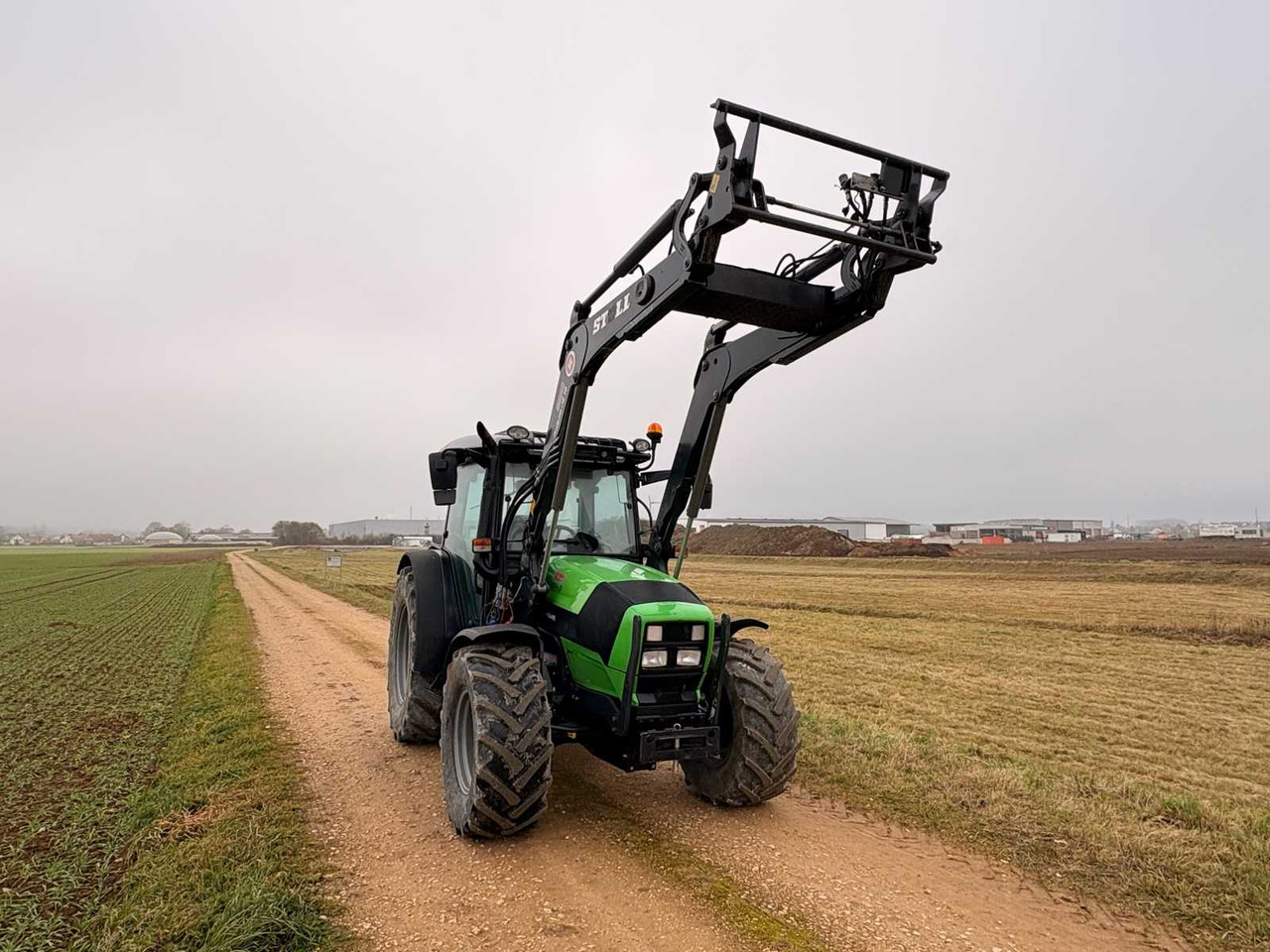 DEUTZ FAHR 5090.4 D GS - COMPACT ALL-WHEEL DRIVE TRACTOR WITH UNDERBODY PROTECTION (2018) - Traktor: obrázok 3 DEUTZ FAHR 5090.4 D GS - COMPACT ALL-WHEEL DRIVE TRACTOR WITH UNDERBODY PROTECTION (2018) - Traktor: obrázok 3