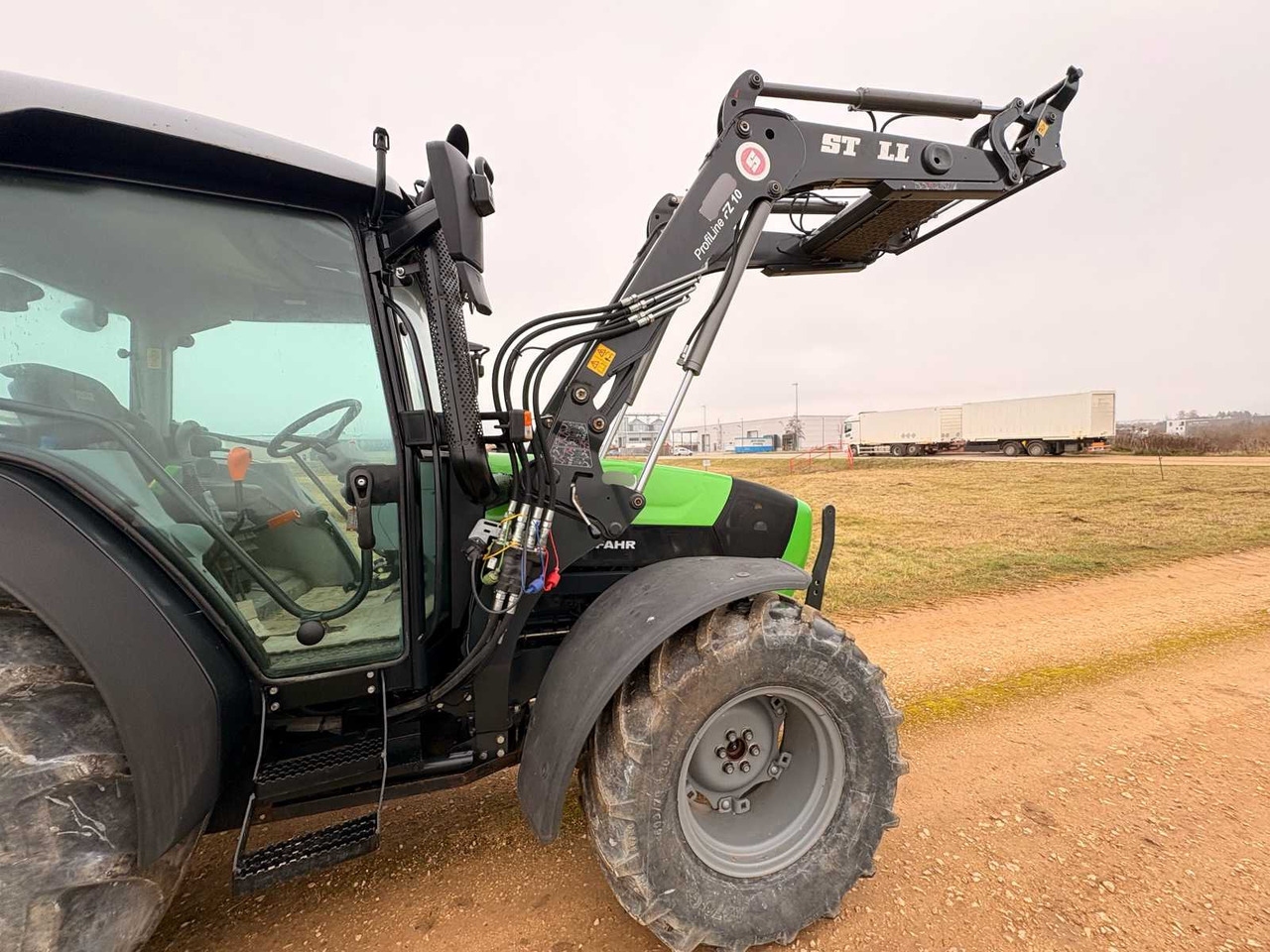 DEUTZ FAHR 5090.4 D GS - COMPACT ALL-WHEEL DRIVE TRACTOR WITH UNDERBODY PROTECTION (2018) - Traktor: obrázok 4 DEUTZ FAHR 5090.4 D GS - COMPACT ALL-WHEEL DRIVE TRACTOR WITH UNDERBODY PROTECTION (2018) - Traktor: obrázok 4