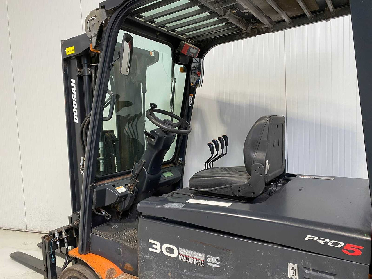 DOOSAN - 2013 - B30X-5 - FORKLIFT TRIPLEX - FREE-LIFT - SIDE-SHIFT - Vysokozdvižný vozík: obrázok 3 DOOSAN - 2013 - B30X-5 - FORKLIFT TRIPLEX - FREE-LIFT - SIDE-SHIFT - Vysokozdvižný vozík: obrázok 3