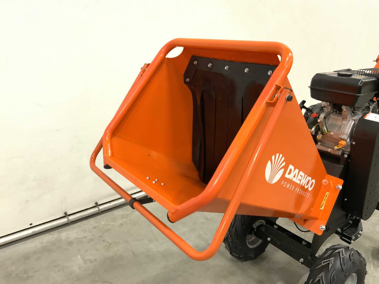 Daewoo DWFKCC350PRO - Drtič konárov: obrázok 5 Daewoo DWFKCC350PRO - Drtič konárov: obrázok 5
