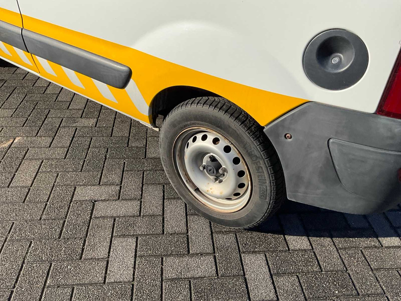 2005 RENAULT KANGOO EXPRESS DCI70 COMMERCIAL VEHICLE - Dodávka: obrázok 5 2005 RENAULT KANGOO EXPRESS DCI70 COMMERCIAL VEHICLE - Dodávka: obrázok 5