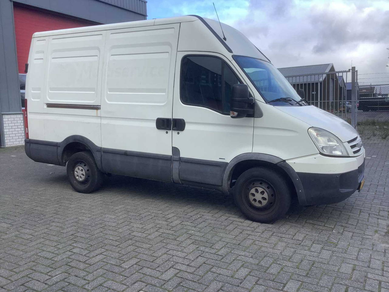 2007 IVECO DAILY 29 L 10V 300 H2 L COMMERCIAL VEHICLE - Dodávka: obrázok 2 2007 IVECO DAILY 29 L 10V 300 H2 L COMMERCIAL VEHICLE - Dodávka: obrázok 2