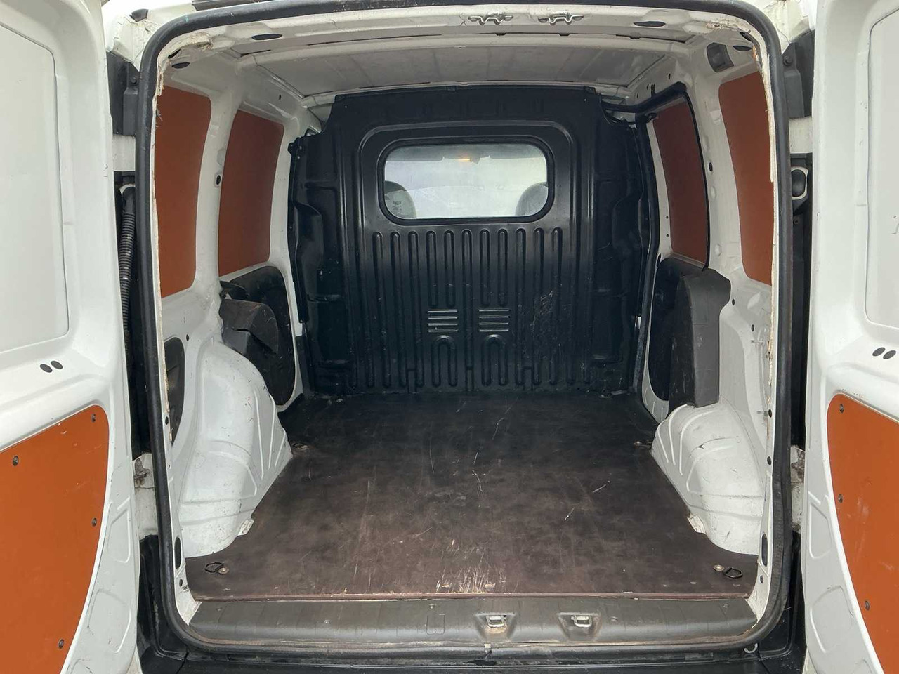 2008 - FIAT - DOBLÒ - 1.6 CNG COMFORT - COMMERCIAL VEHICLE - Dodávka: obrázok 5 2008 - FIAT - DOBLÒ - 1.6 CNG COMFORT - COMMERCIAL VEHICLE - Dodávka: obrázok 5