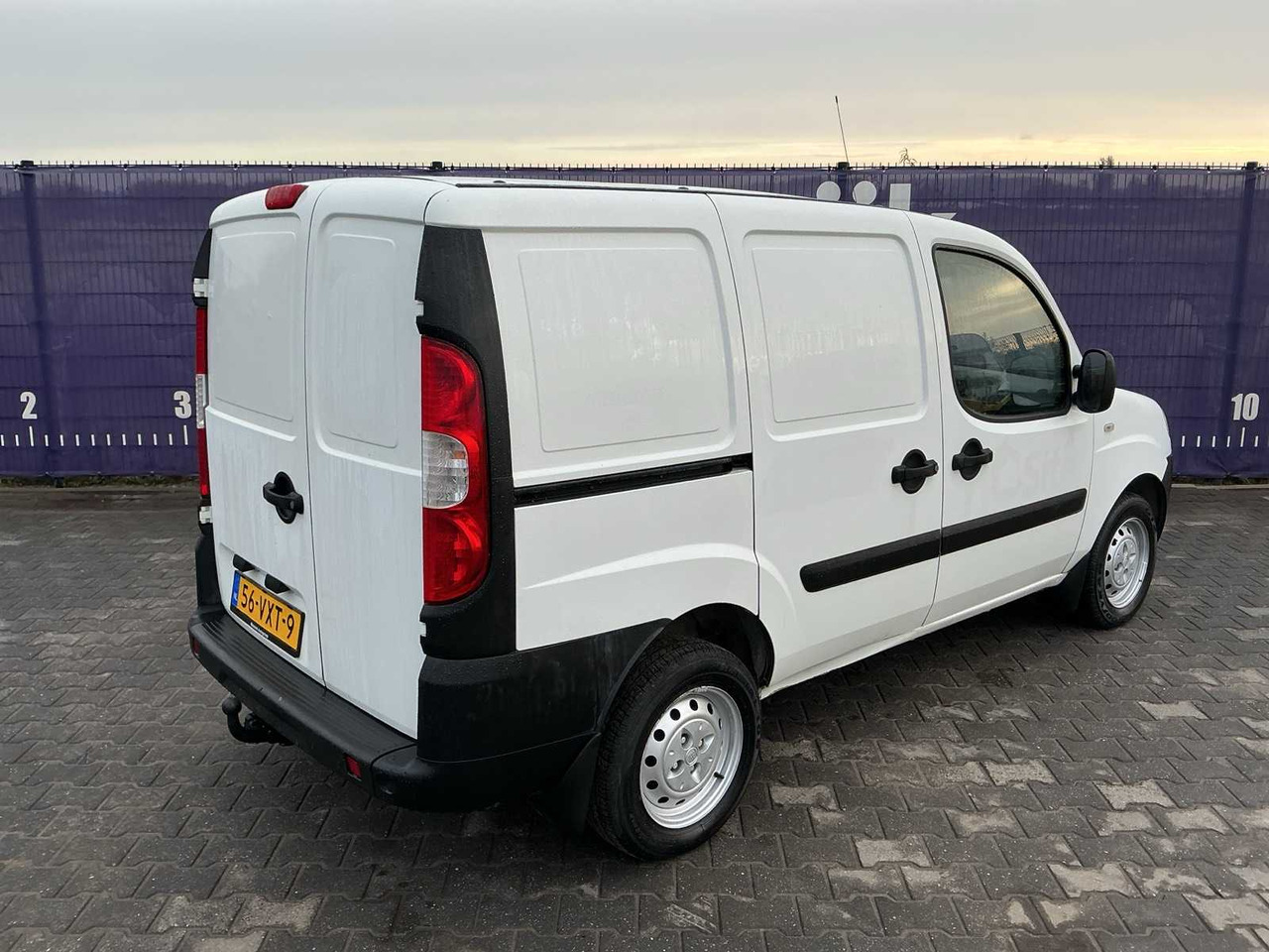 2008 - FIAT - DOBLÒ - 1.6 CNG COMFORT - COMMERCIAL VEHICLE - Dodávka: obrázok 4 2008 - FIAT - DOBLÒ - 1.6 CNG COMFORT - COMMERCIAL VEHICLE - Dodávka: obrázok 4