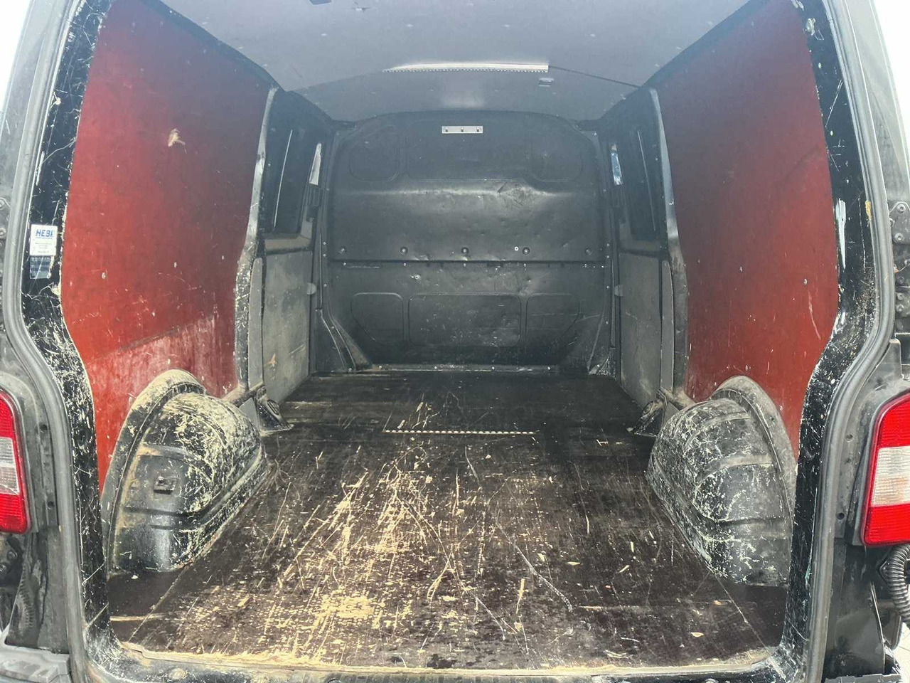 2010 - VOLKSWAGEN - TRANSPORTER - 2.0 TDI L2H1 COM. DC - COMMERCIAL VEHICLE - Dodávka: obrázok 5 2010 - VOLKSWAGEN - TRANSPORTER - 2.0 TDI L2H1 COM. DC - COMMERCIAL VEHICLE - Dodávka: obrázok 5