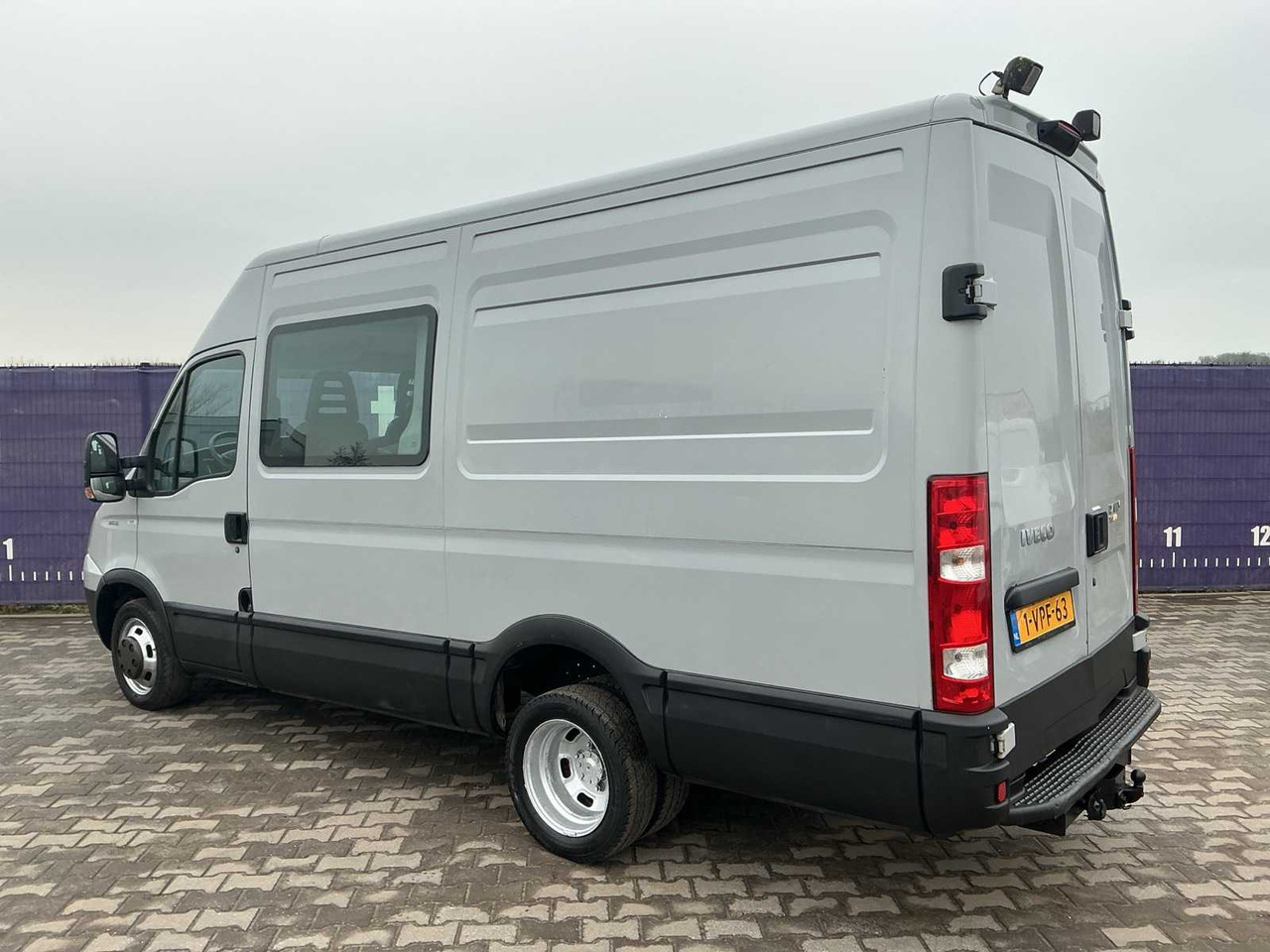 2011 - IVECO - DAILY - 35C15V 330 H3 - COMMERCIAL VEHICLE - Dodávka: obrázok 3 2011 - IVECO - DAILY - 35C15V 330 H3 - COMMERCIAL VEHICLE - Dodávka: obrázok 3