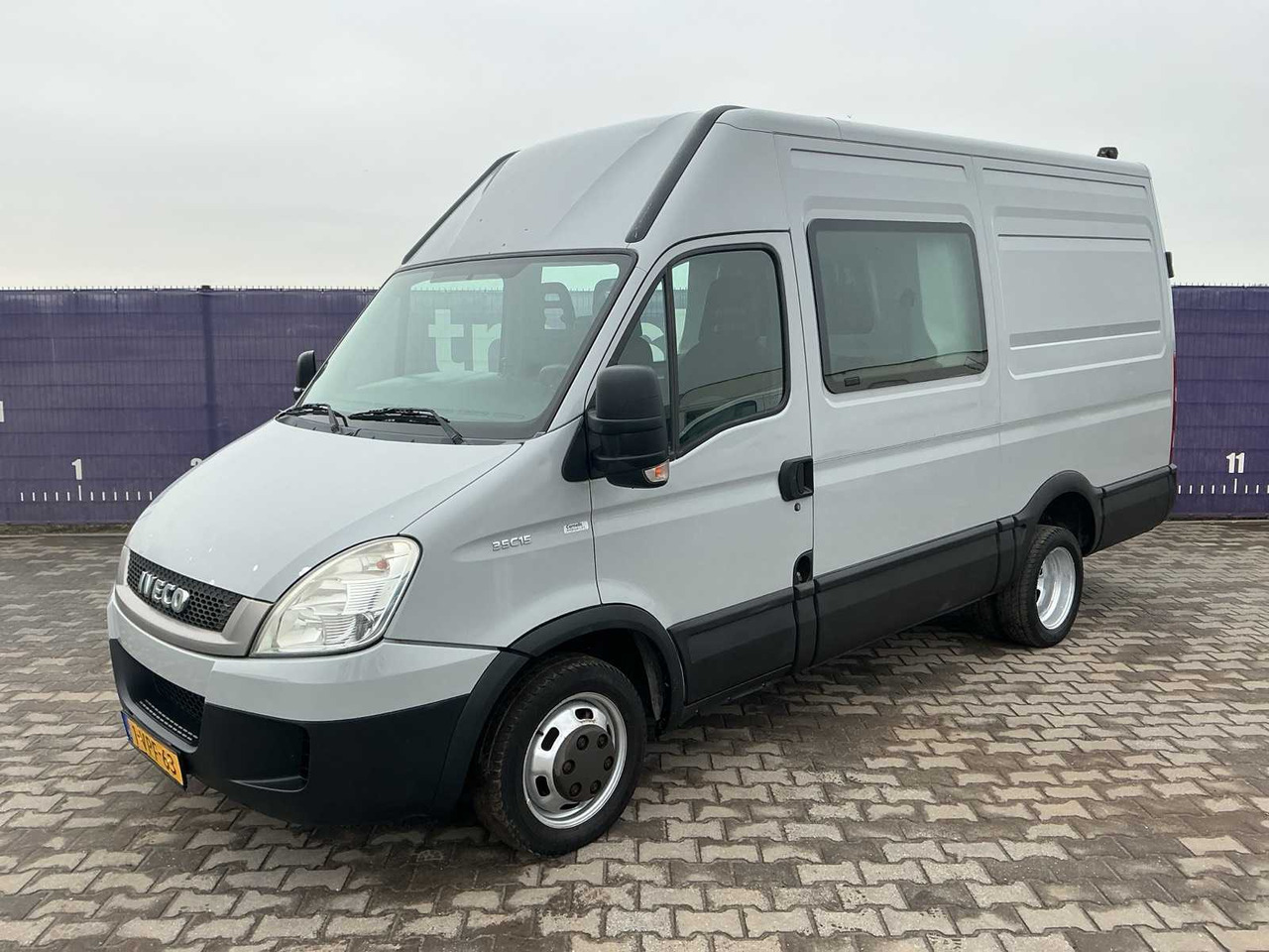 2011 - IVECO - DAILY - 35C15V 330 H3 - COMMERCIAL VEHICLE - Dodávka: obrázok 1 2011 - IVECO - DAILY - 35C15V 330 H3 - COMMERCIAL VEHICLE - Dodávka: obrázok 1