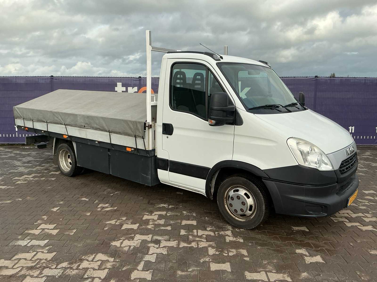 2013 - IVECO - DAILY - 35C15 375 - COMMERCIAL VEHICLE/PICK-UP - Dodávka: obrázok 2 2013 - IVECO - DAILY - 35C15 375 - COMMERCIAL VEHICLE/PICK-UP - Dodávka: obrázok 2