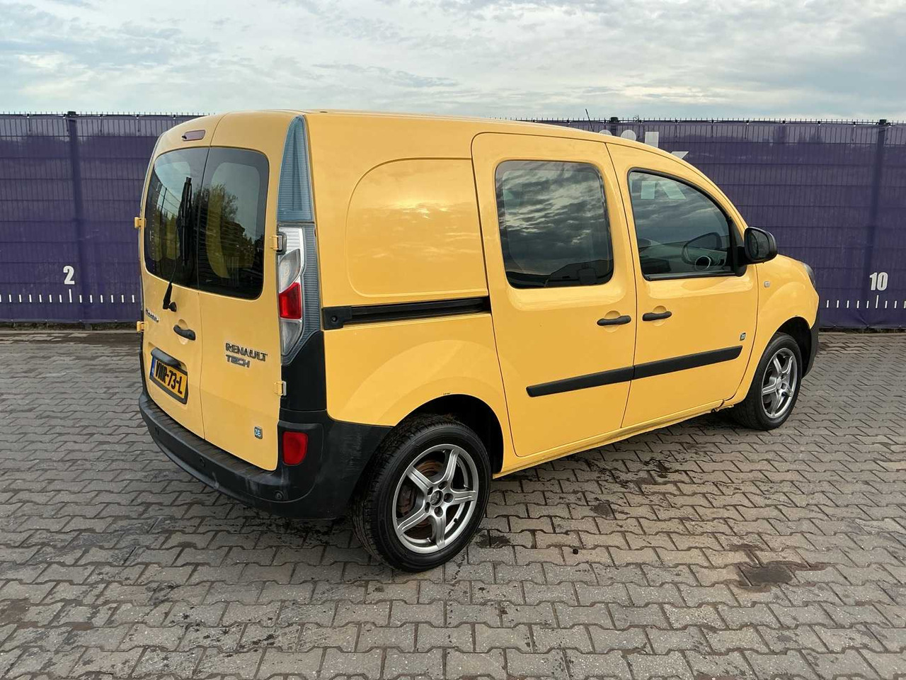 2013 - RENAULT - KANGOO EXPRESS - Z.E. - COMMERCIAL VEHICLE - Dodávka: obrázok 4 2013 - RENAULT - KANGOO EXPRESS - Z.E. - COMMERCIAL VEHICLE - Dodávka: obrázok 4