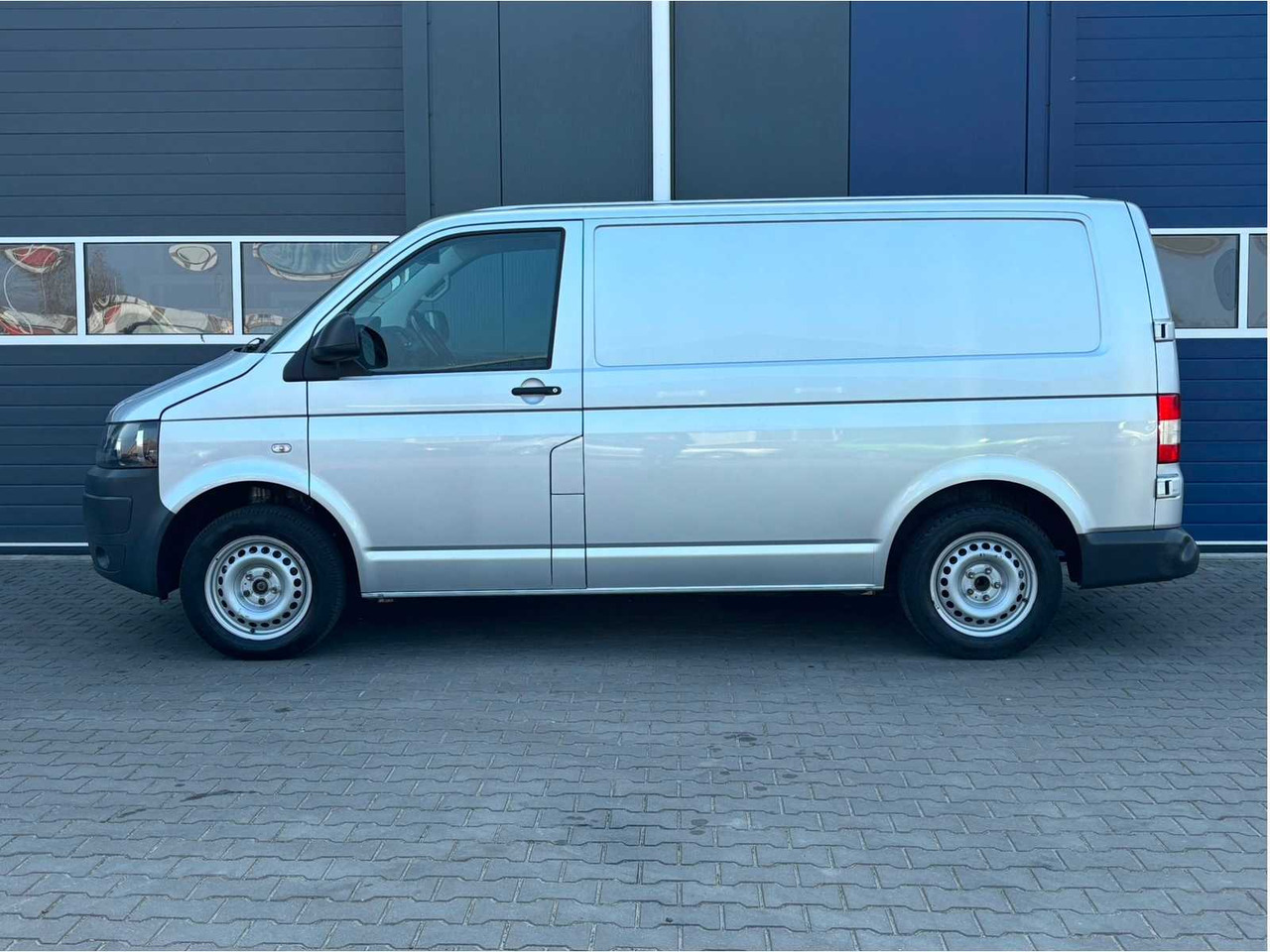 2013 VOLKSWAGEN TRANSPORTER COMMERCIAL VEHICLE - Dodávka: obrázok 2 2013 VOLKSWAGEN TRANSPORTER COMMERCIAL VEHICLE - Dodávka: obrázok 2