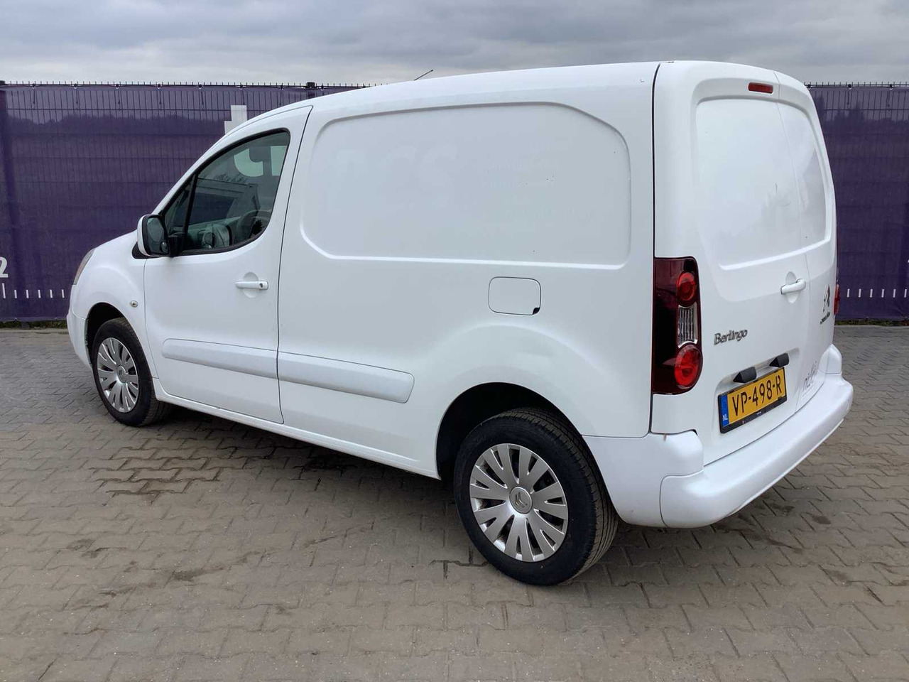 2015 - CITROEN - BERLINGO - 1.6 HDI 90 COMFORT - COMMERCIAL VEHICLE - Dodávka: obrázok 3 2015 - CITROEN - BERLINGO - 1.6 HDI 90 COMFORT - COMMERCIAL VEHICLE - Dodávka: obrázok 3