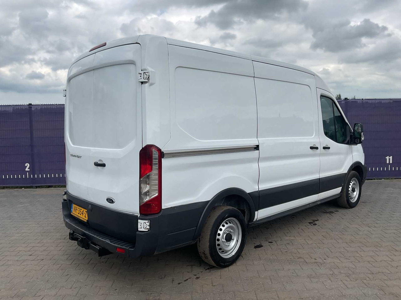 2015 - FORD - TRANSIT - 350 2.2 TDCI L2H2 TR - COMMERCIAL VEHICLE - Dodávka: obrázok 3 2015 - FORD - TRANSIT - 350 2.2 TDCI L2H2 TR - COMMERCIAL VEHICLE - Dodávka: obrázok 3