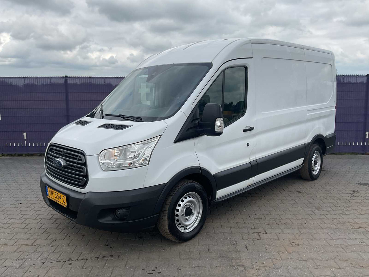 2015 - FORD - TRANSIT - 350 2.2 TDCI L2H2 TR - COMMERCIAL VEHICLE - Dodávka: obrázok 1 2015 - FORD - TRANSIT - 350 2.2 TDCI L2H2 TR - COMMERCIAL VEHICLE - Dodávka: obrázok 1