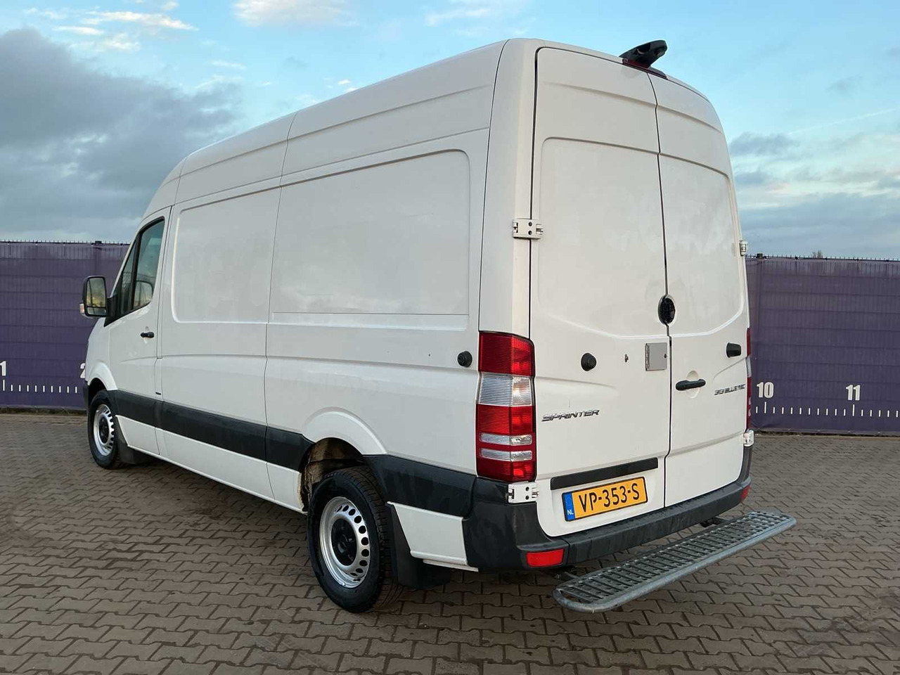 2015 - MERCEDES-BENZ - SPRINTER - 413 2.2 CDI 366 HDDC - COMMERCIAL VEHICLE - Dodávka: obrázok 3 2015 - MERCEDES-BENZ - SPRINTER - 413 2.2 CDI 366 HDDC - COMMERCIAL VEHICLE - Dodávka: obrázok 3