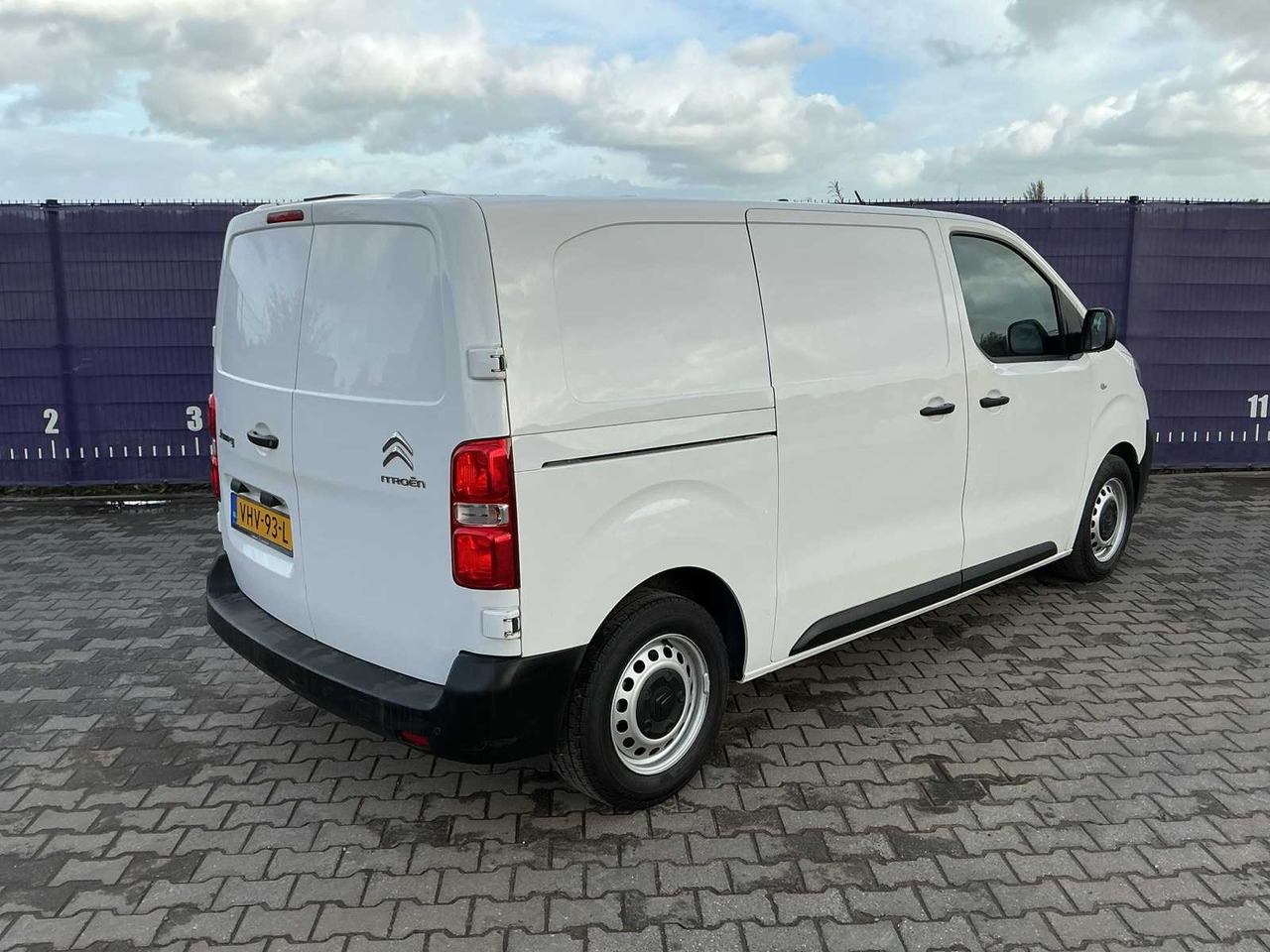 2020 - CITROEN - JUMPY - 1.5 BLUEHDI CLUB - COMMERCIAL VEHICLE - Dodávka: obrázok 4 2020 - CITROEN - JUMPY - 1.5 BLUEHDI CLUB - COMMERCIAL VEHICLE - Dodávka: obrázok 4