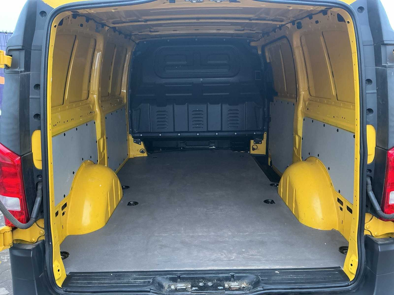 2020 - MERCEDES-BENZ - EVITO - EVITO LONG 41KWH - COMMERCIAL VEHICLE - Dodávka: obrázok 5 2020 - MERCEDES-BENZ - EVITO - EVITO LONG 41KWH - COMMERCIAL VEHICLE - Dodávka: obrázok 5