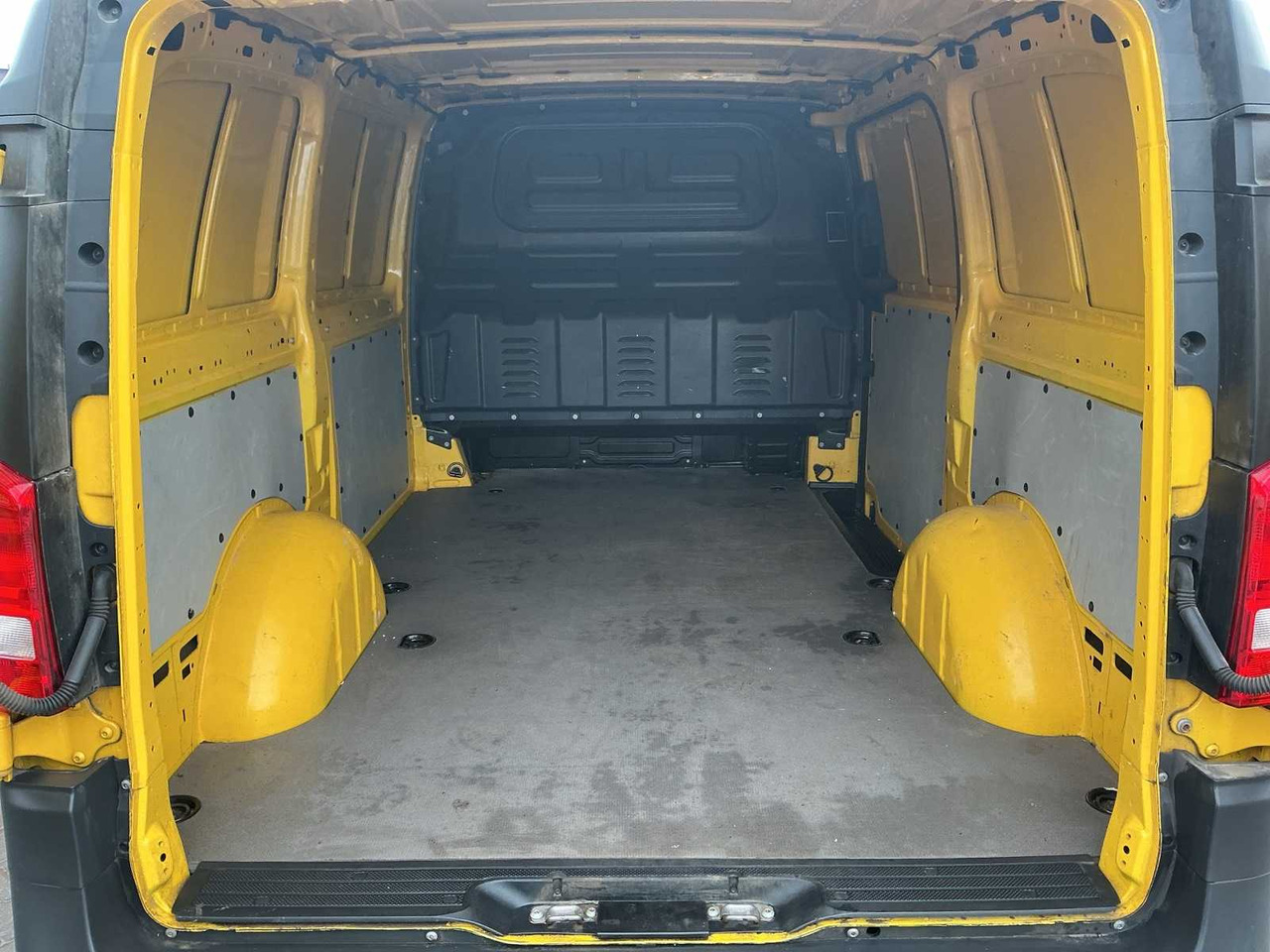 2020 - MERCEDES-BENZ - EVITO - EVITO LONG 41KWH - COMMERCIAL VEHICLE - Dodávka: obrázok 5 2020 - MERCEDES-BENZ - EVITO - EVITO LONG 41KWH - COMMERCIAL VEHICLE - Dodávka: obrázok 5