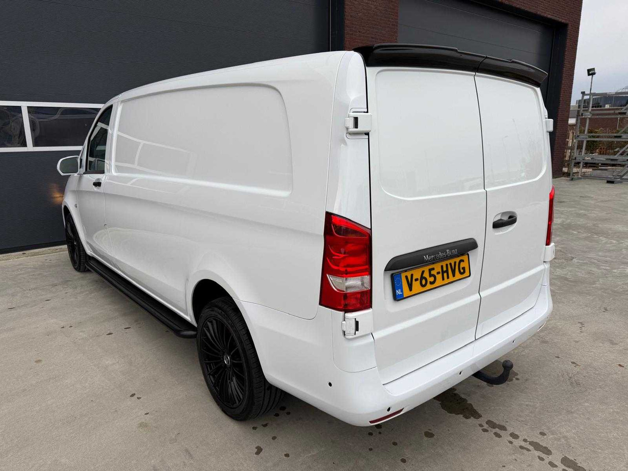 EQUIPPED MERCEDES VITO 116 CDI LENGTH 3 HEIGHT 2 CAMERA AIR CONDITIONING NAVIGATION CARPLAY 9 TRONIC AUTOMATIC - Dodávka: obrázok 2 EQUIPPED MERCEDES VITO 116 CDI LENGTH 3 HEIGHT 2 CAMERA AIR CONDITIONING NAVIGATION CARPLAY 9 TRONIC AUTOMATIC - Dodávka: obrázok 2