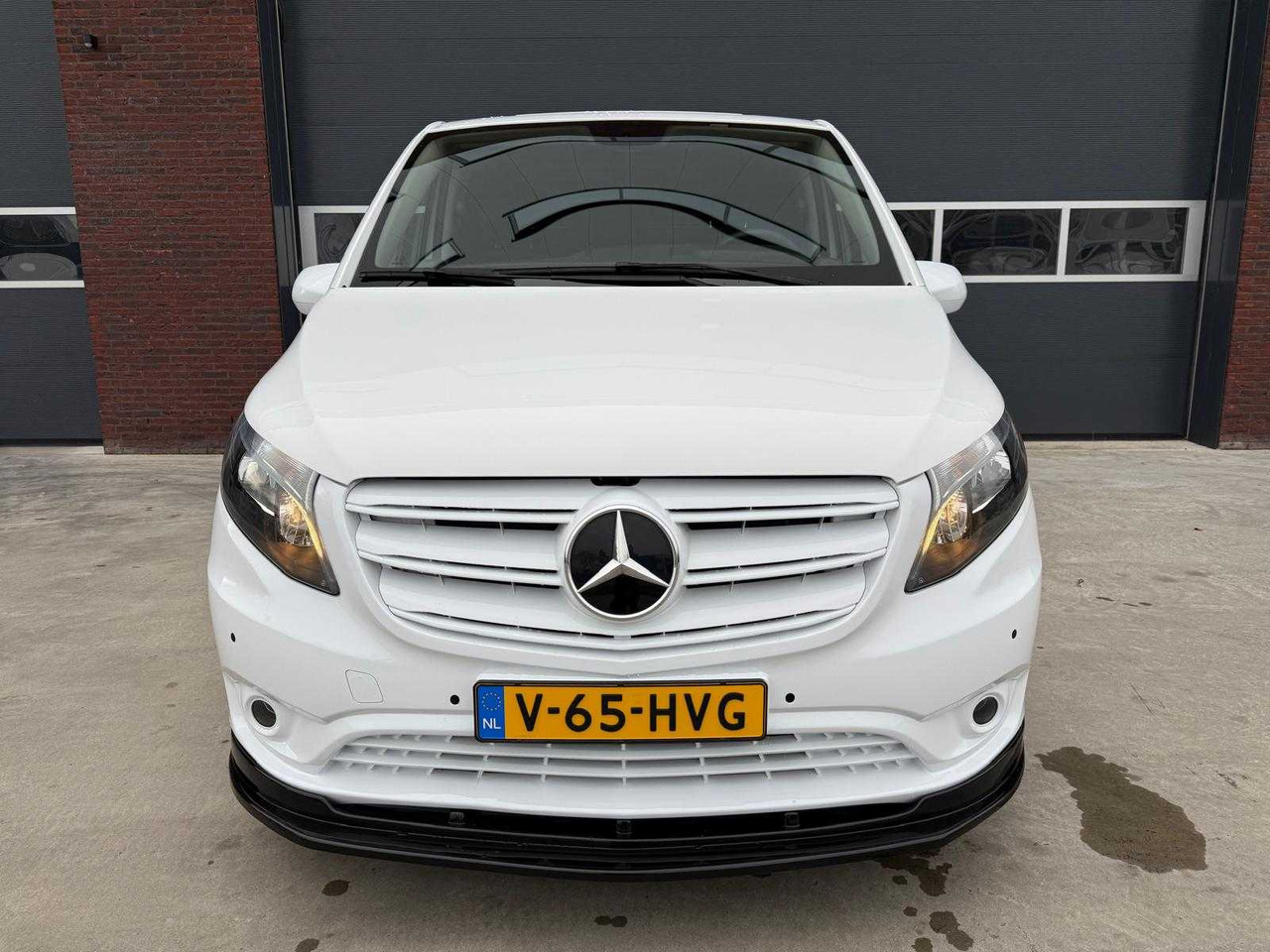 EQUIPPED MERCEDES VITO 116 CDI LENGTH 3 HEIGHT 2 CAMERA AIR CONDITIONING NAVIGATION CARPLAY 9 TRONIC AUTOMATIC - Dodávka: obrázok 1 EQUIPPED MERCEDES VITO 116 CDI LENGTH 3 HEIGHT 2 CAMERA AIR CONDITIONING NAVIGATION CARPLAY 9 TRONIC AUTOMATIC - Dodávka: obrázok 1