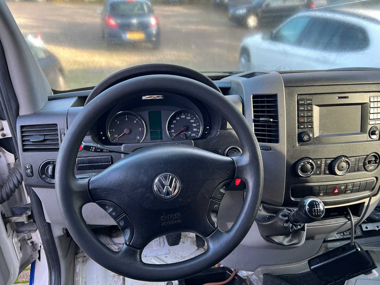 VOLKSWAGEN CRAFTER 35 2.0 TDI L3H1, V-931-HH - Dodávka: obrázok 4 VOLKSWAGEN CRAFTER 35 2.0 TDI L3H1, V-931-HH - Dodávka: obrázok 4