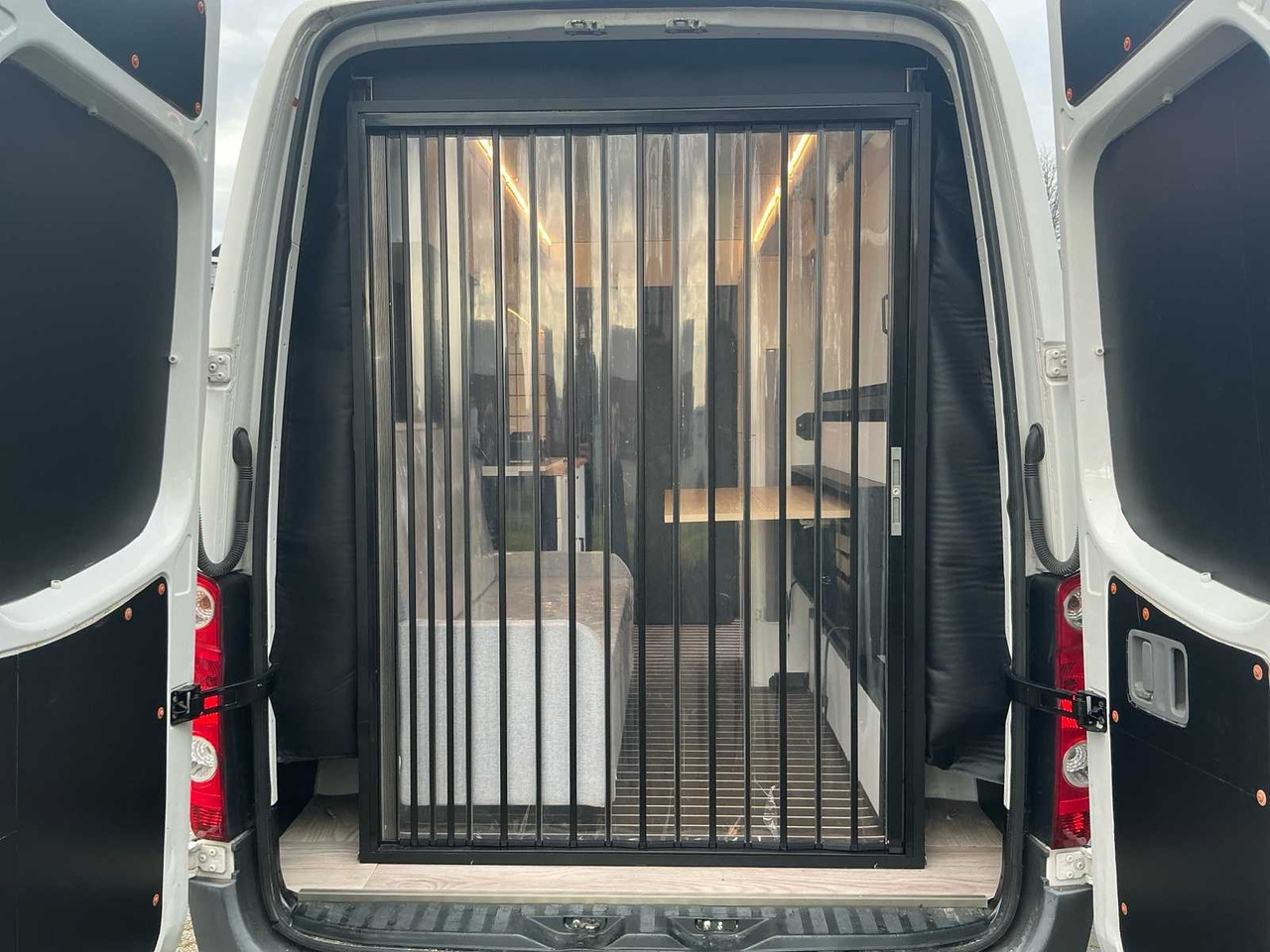 VOLKSWAGEN CRAFTER TDI L2H2 CAMPER BUS HZG-42-R - Dodávka: obrázok 5 VOLKSWAGEN CRAFTER TDI L2H2 CAMPER BUS HZG-42-R - Dodávka: obrázok 5