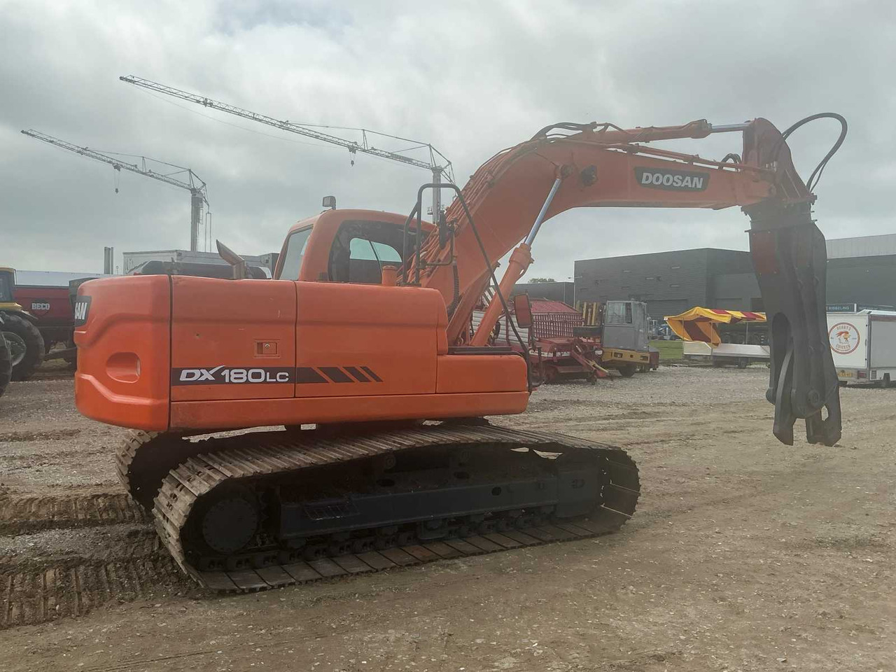 Doosan DX180LC - Pásové rýpadlo: obrázok 4 Doosan DX180LC - Pásové rýpadlo: obrázok 4