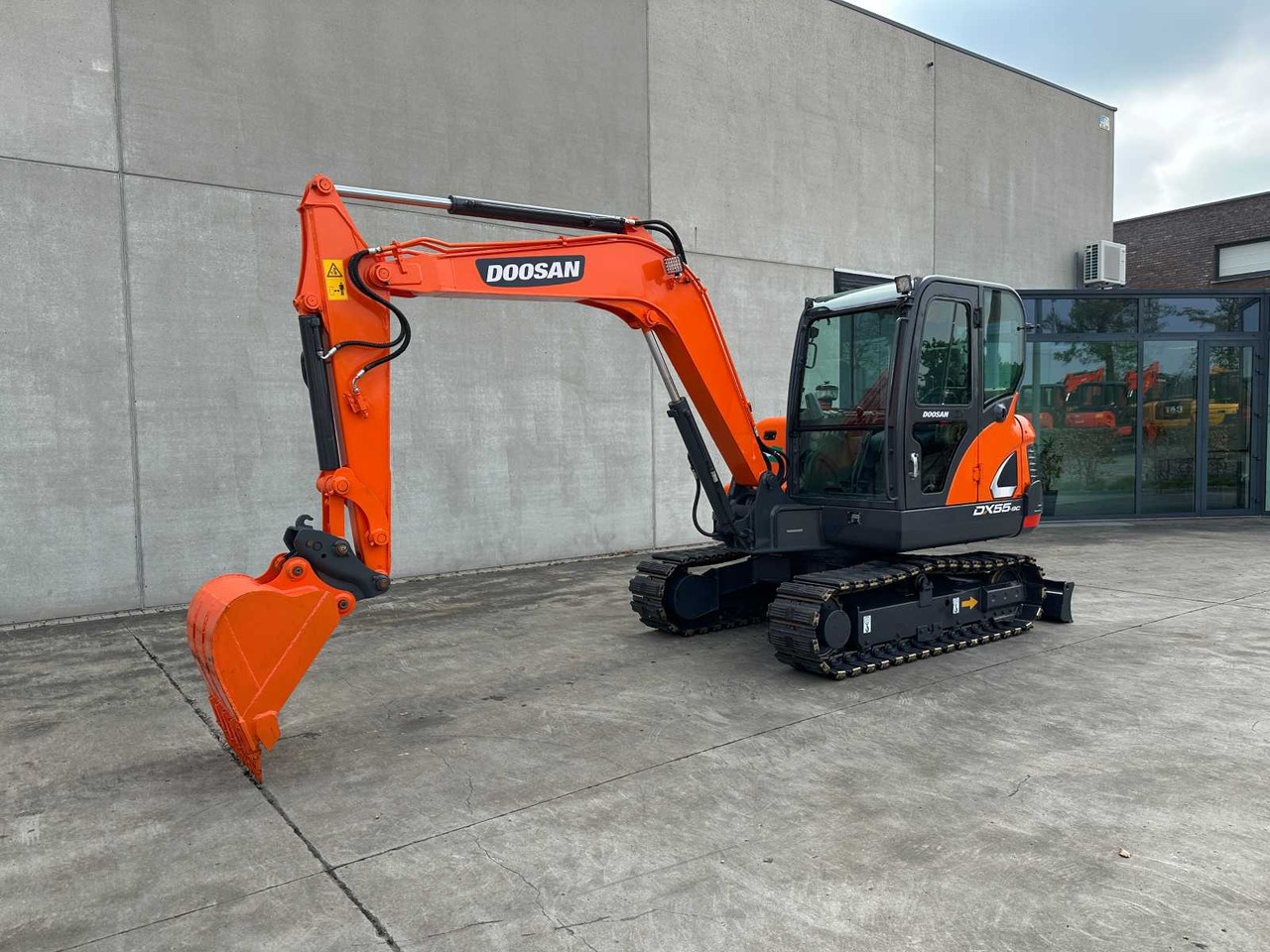 Doosan DX55-9C - Pásové rýpadlo: obrázok 1 Doosan DX55-9C - Pásové rýpadlo: obrázok 1