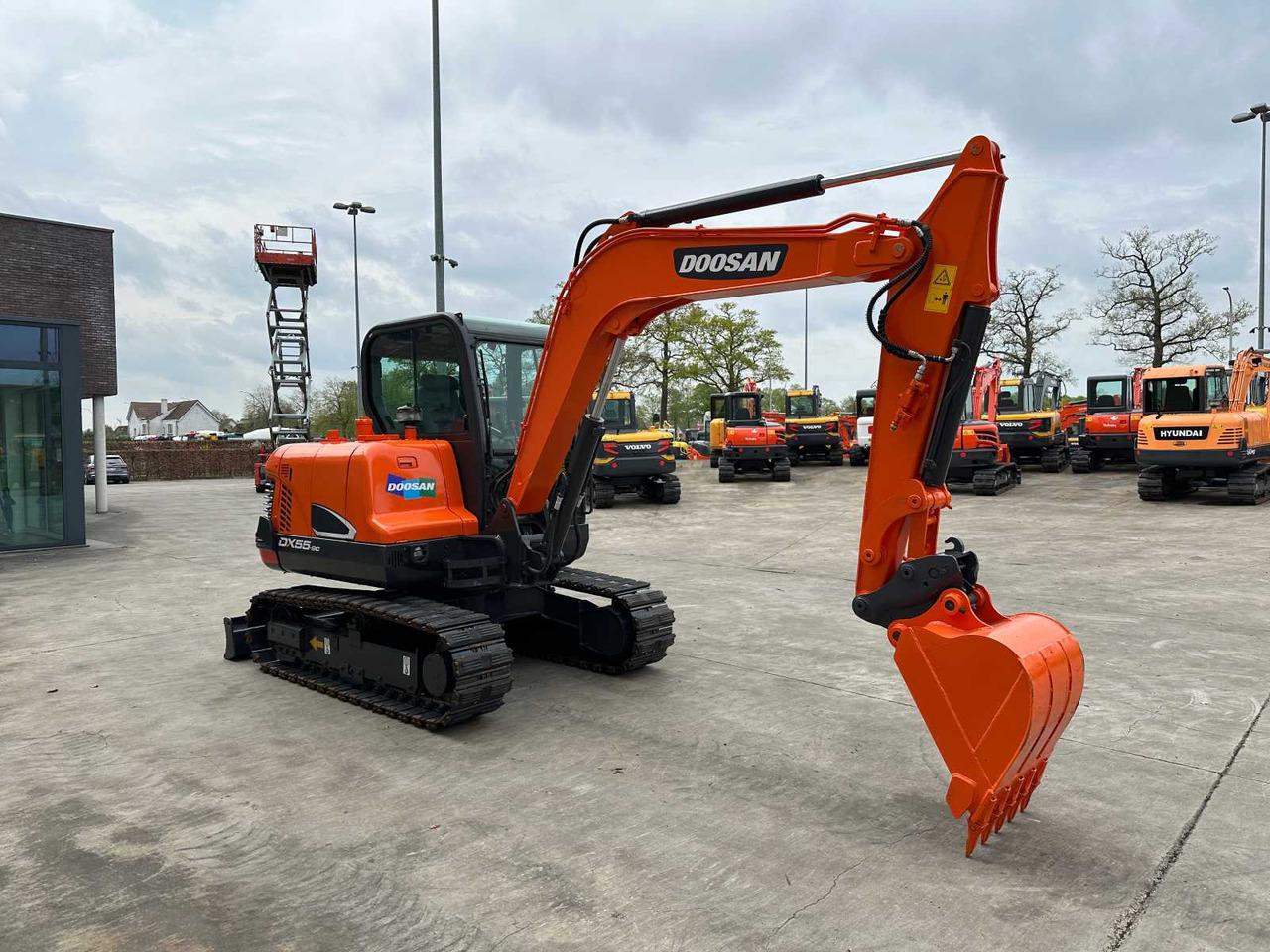 Doosan DX55-9C - Pásové rýpadlo: obrázok 3 Doosan DX55-9C - Pásové rýpadlo: obrázok 3