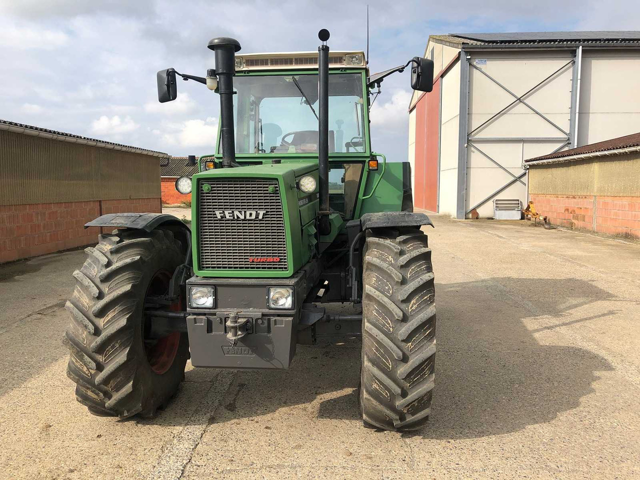 FENDT - FAVORIT 615 LSA TURBOMATIK E - 4WD AGRICULTURAL TRACTOR - 1985 - Traktor: obrázok 4 FENDT - FAVORIT 615 LSA TURBOMATIK E - 4WD AGRICULTURAL TRACTOR - 1985 - Traktor: obrázok 4