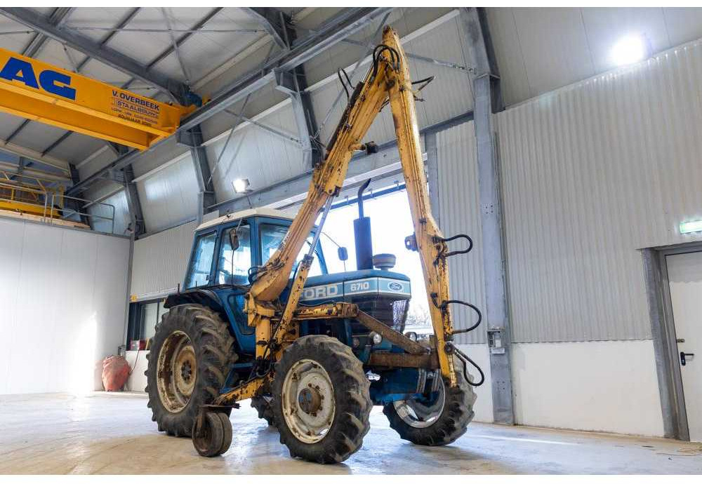 FORD - 6710 - 4-WHEEL DRIVE TRACTOR - Traktor: obrázok 2 FORD - 6710 - 4-WHEEL DRIVE TRACTOR - Traktor: obrázok 2