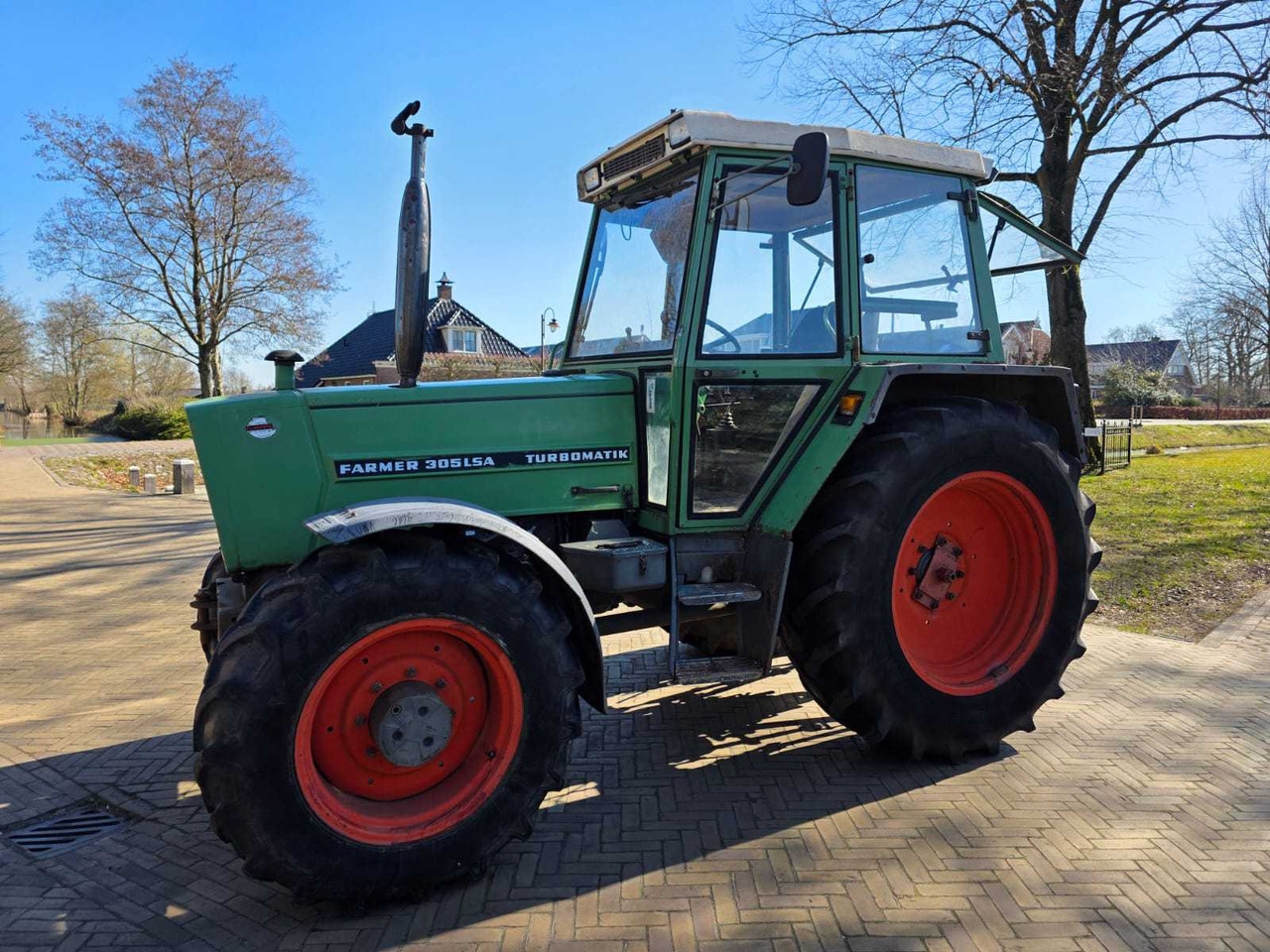 Fendt 305 LSA - Traktor: obrázok 2 Fendt 305 LSA - Traktor: obrázok 2