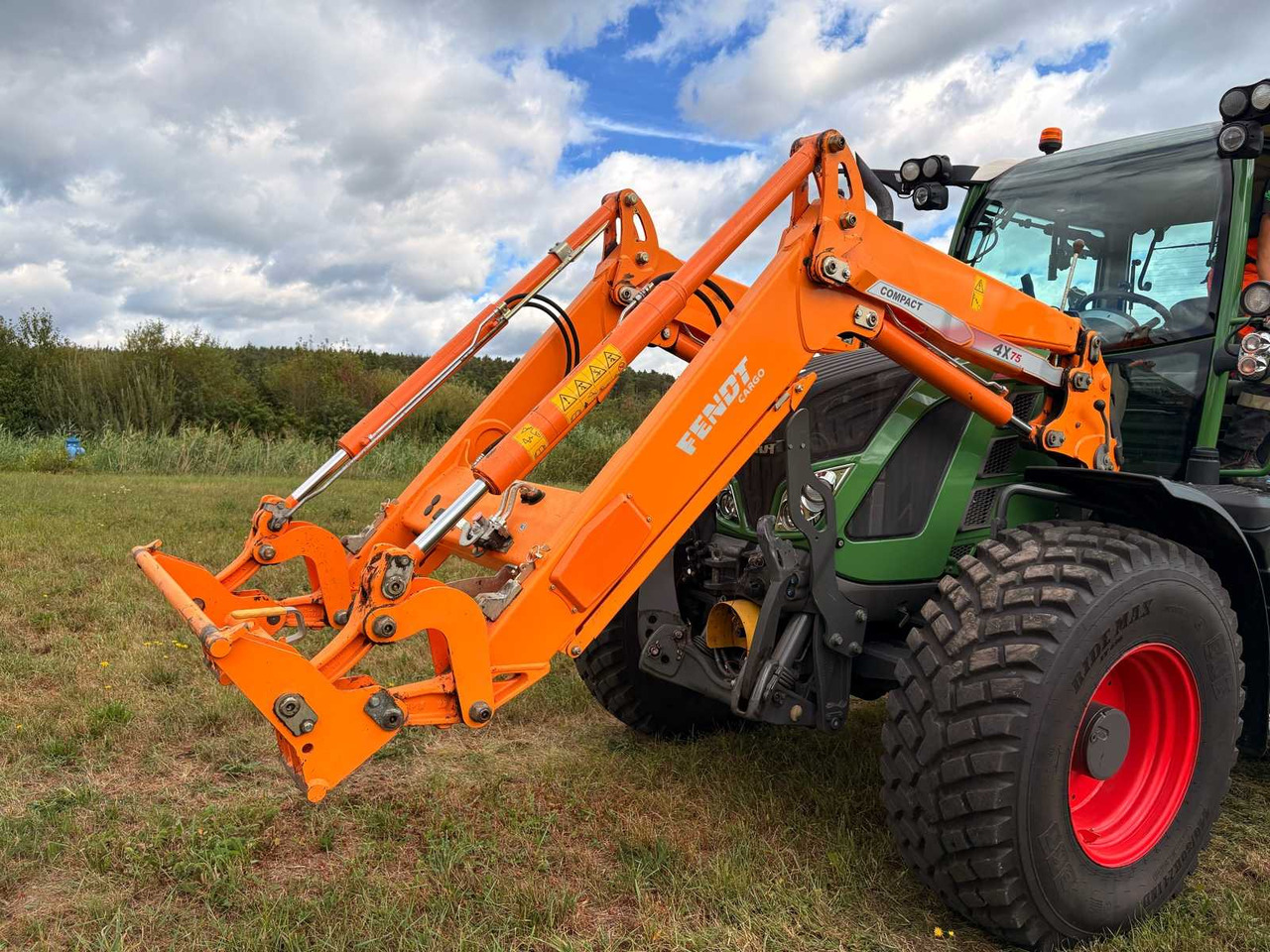 Fendt 4X75 - Predný nakladač na traktor: obrázok 1 Fendt 4X75 - Predný nakladač na traktor: obrázok 1