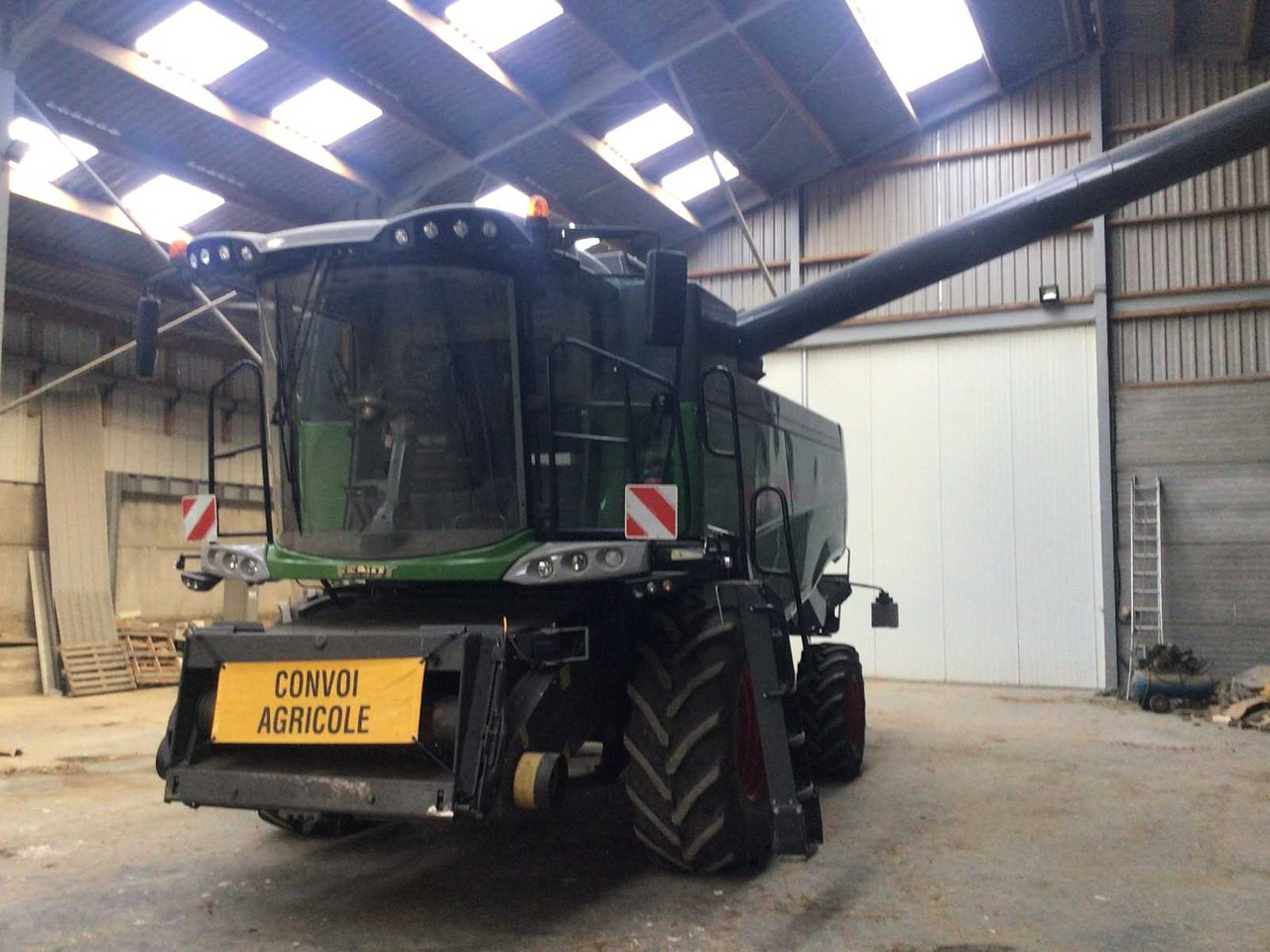 Fendt 6335C - Obilný kombajn: obrázok 1 Fendt 6335C - Obilný kombajn: obrázok 1