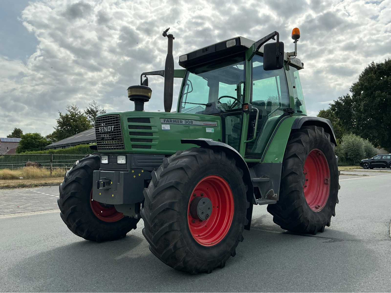 Fendt Farmer 308 Turbomatik - Traktor: obrázok 1 Fendt Farmer 308 Turbomatik - Traktor: obrázok 1