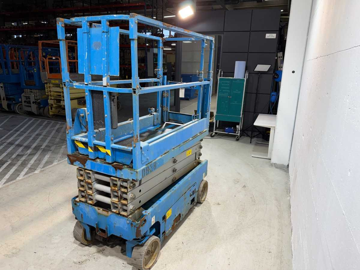 GENIE - 2009 - GS-1932 - AERIAL PLATFORM - Pracovná plošina: obrázok 4 GENIE - 2009 - GS-1932 - AERIAL PLATFORM - Pracovná plošina: obrázok 4