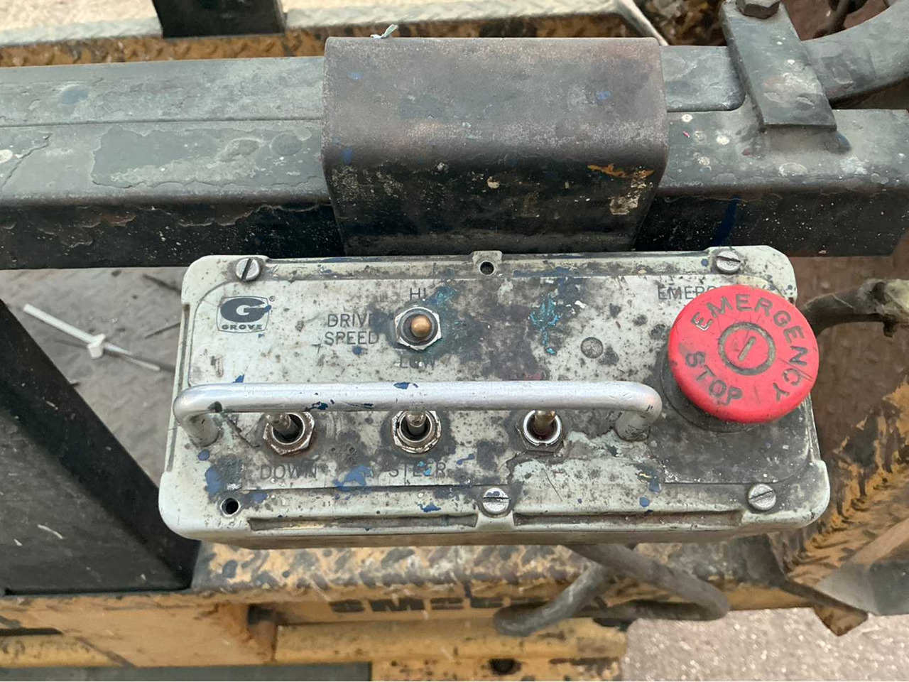 GROVE MFG SCISSOR LIFT SM2633BE AERIAL PLATFORM - Pracovná plošina: obrázok 4 GROVE MFG SCISSOR LIFT SM2633BE AERIAL PLATFORM - Pracovná plošina: obrázok 4