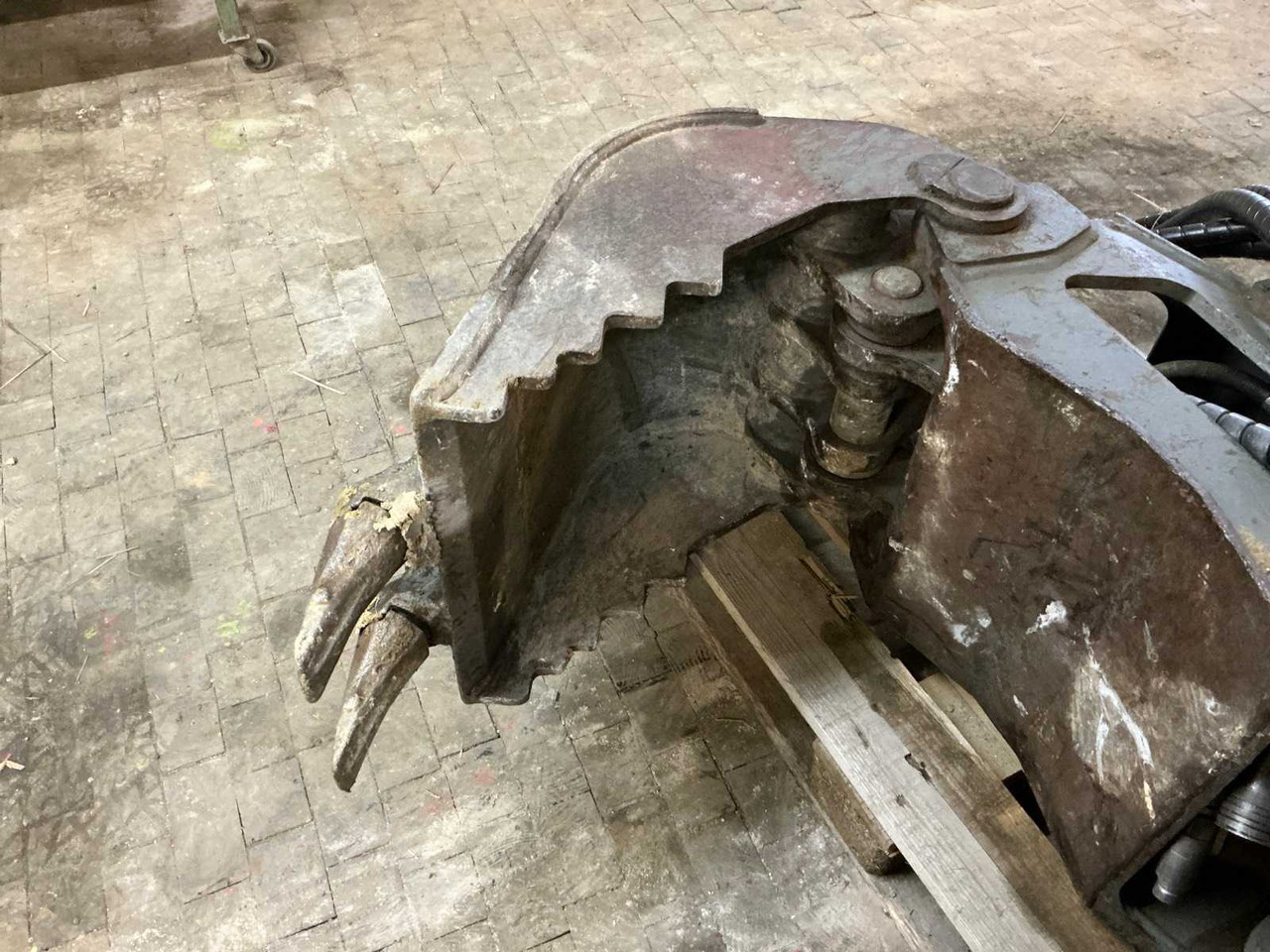 Geel GEEL UNIVERSAL GRIPPER - Kolesový nakladač: obrázok 5 Geel GEEL UNIVERSAL GRIPPER - Kolesový nakladač: obrázok 5