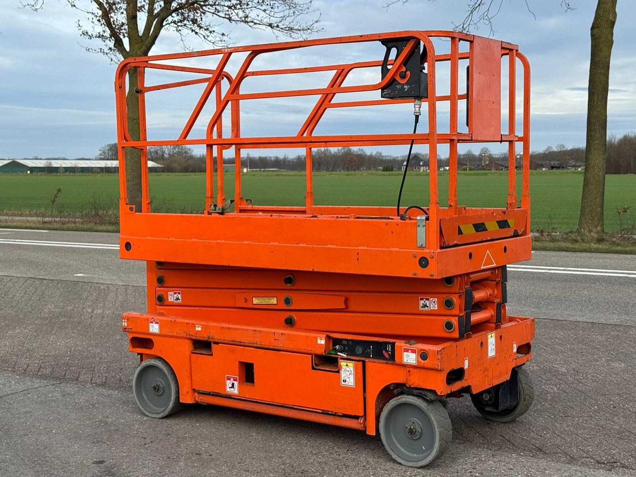 HAULOTTE - 2007 - COMPACT 10 - AERIAL PLATFORM - Pracovná plošina: obrázok 3 HAULOTTE - 2007 - COMPACT 10 - AERIAL PLATFORM - Pracovná plošina: obrázok 3