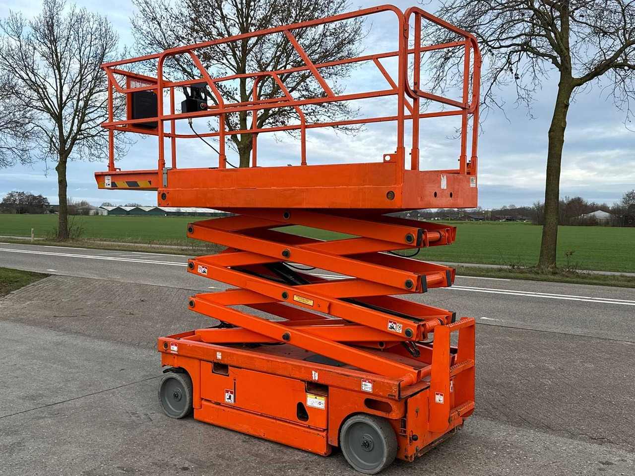 HAULOTTE - 2007 - COMPACT 10 - AERIAL PLATFORM - Pracovná plošina: obrázok 4 HAULOTTE - 2007 - COMPACT 10 - AERIAL PLATFORM - Pracovná plošina: obrázok 4