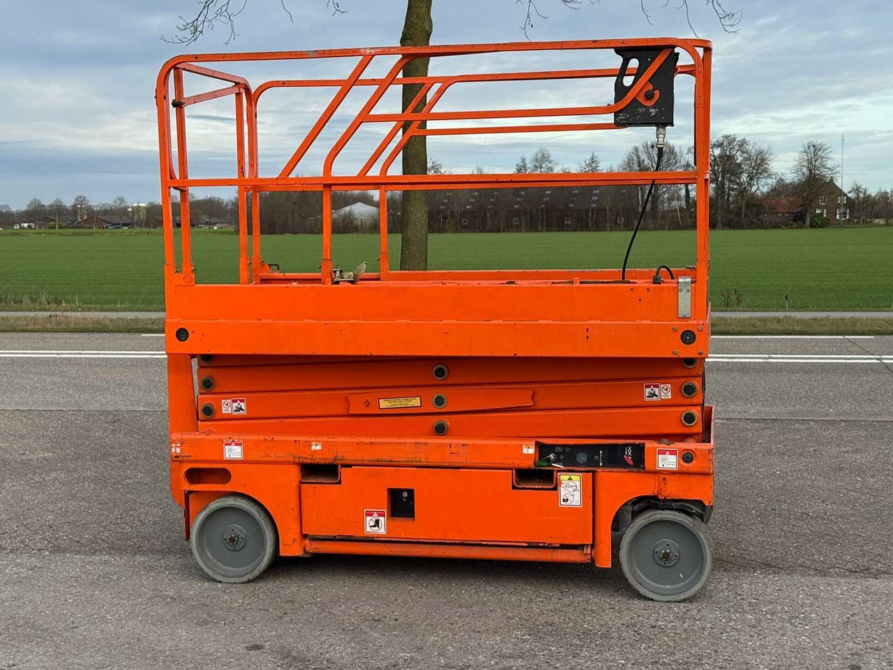 HAULOTTE - 2007 - COMPACT 10 - AERIAL PLATFORM - Pracovná plošina: obrázok 2 HAULOTTE - 2007 - COMPACT 10 - AERIAL PLATFORM - Pracovná plošina: obrázok 2
