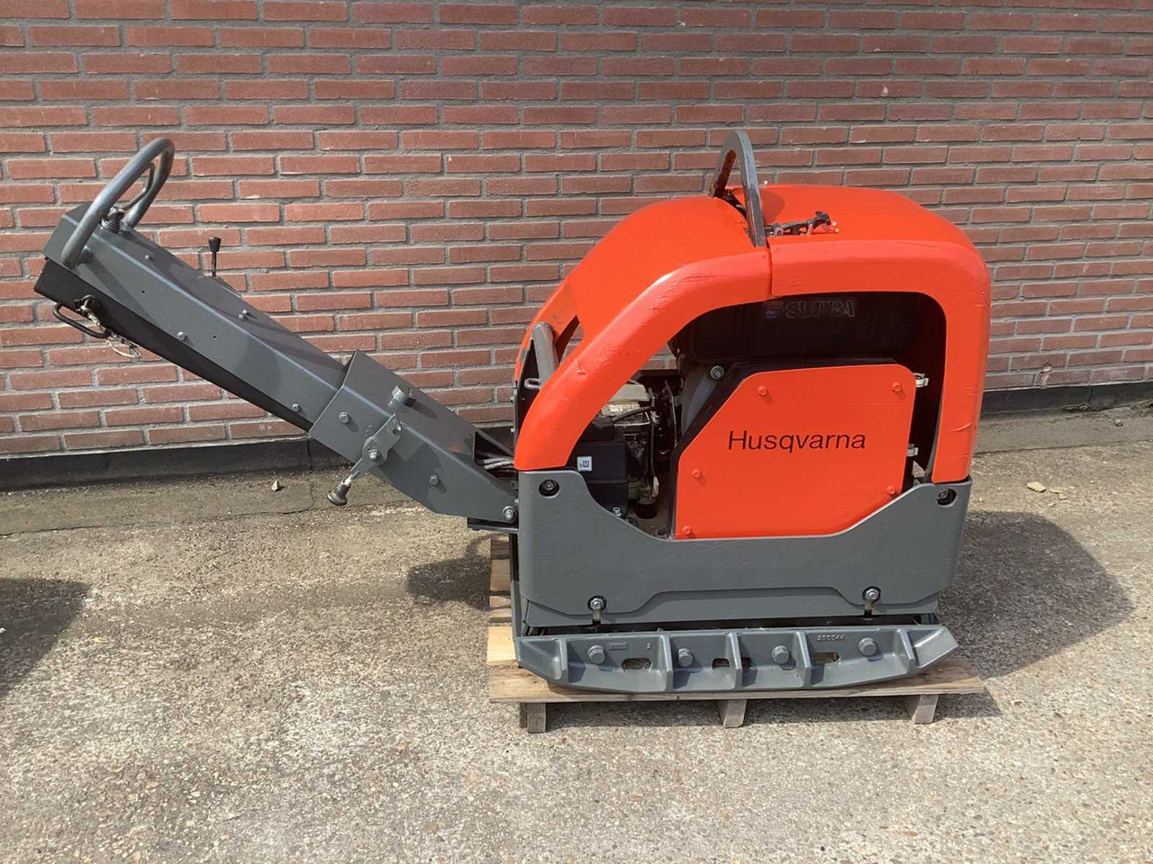 HUSQVARNA LG504 - Vibračná doska: obrázok 3 HUSQVARNA LG504 - Vibračná doska: obrázok 3