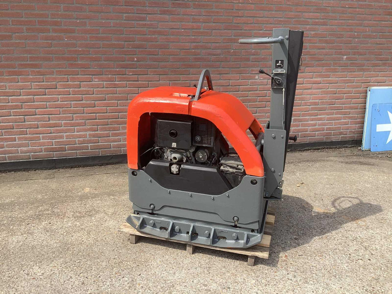 HUSQVARNA LG504 - Vibračná doska: obrázok 2 HUSQVARNA LG504 - Vibračná doska: obrázok 2