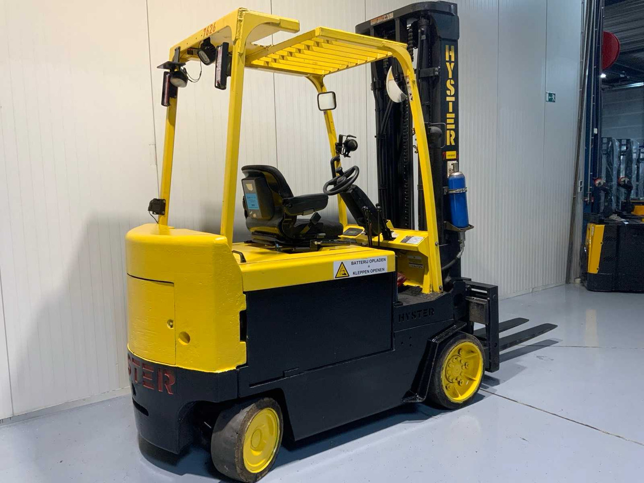 HYSTER E4.00XL FORKLIFT FORK POSITIONER, SIDE SHIFT, BLUESPOT, ACCUMULATOR - Vysokozdvižný vozík: obrázok 4 HYSTER E4.00XL FORKLIFT FORK POSITIONER, SIDE SHIFT, BLUESPOT, ACCUMULATOR - Vysokozdvižný vozík: obrázok 4