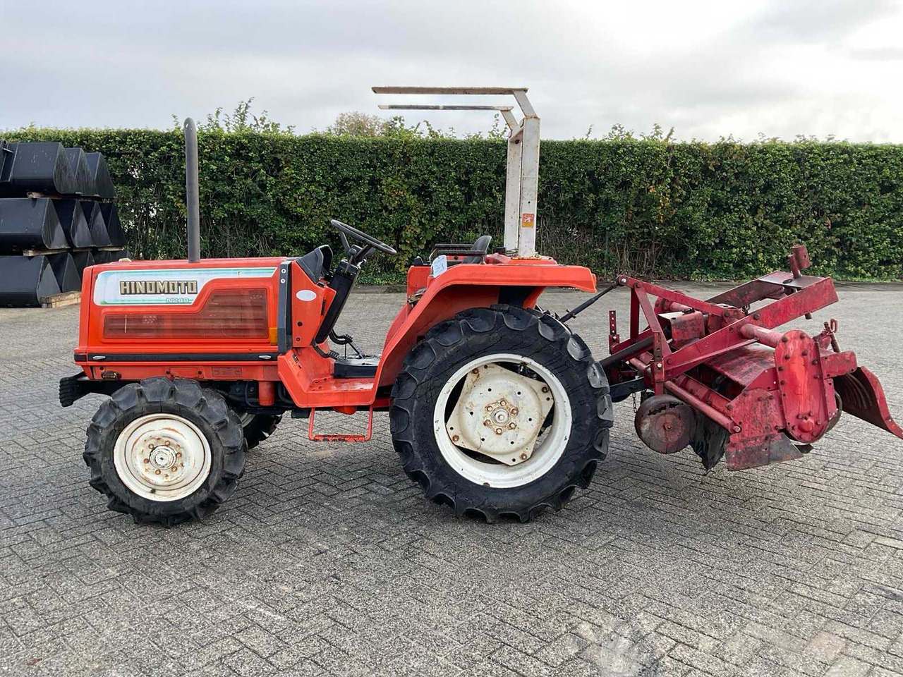 Hinomoto N249 - Kompaktný traktor: obrázok 5 Hinomoto N249 - Kompaktný traktor: obrázok 5