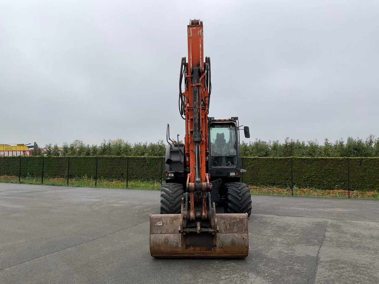 Hitachi ZX-170W-3 - Kolesové rýpadlo: obrázok 4 Hitachi ZX-170W-3 - Kolesové rýpadlo: obrázok 4